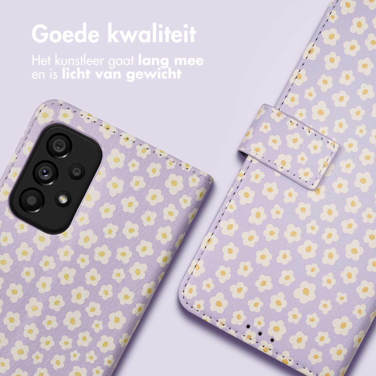 Telefoonhoesje met bloemenpatroon. Tekst: Goede kwaliteit, lichtgewicht.