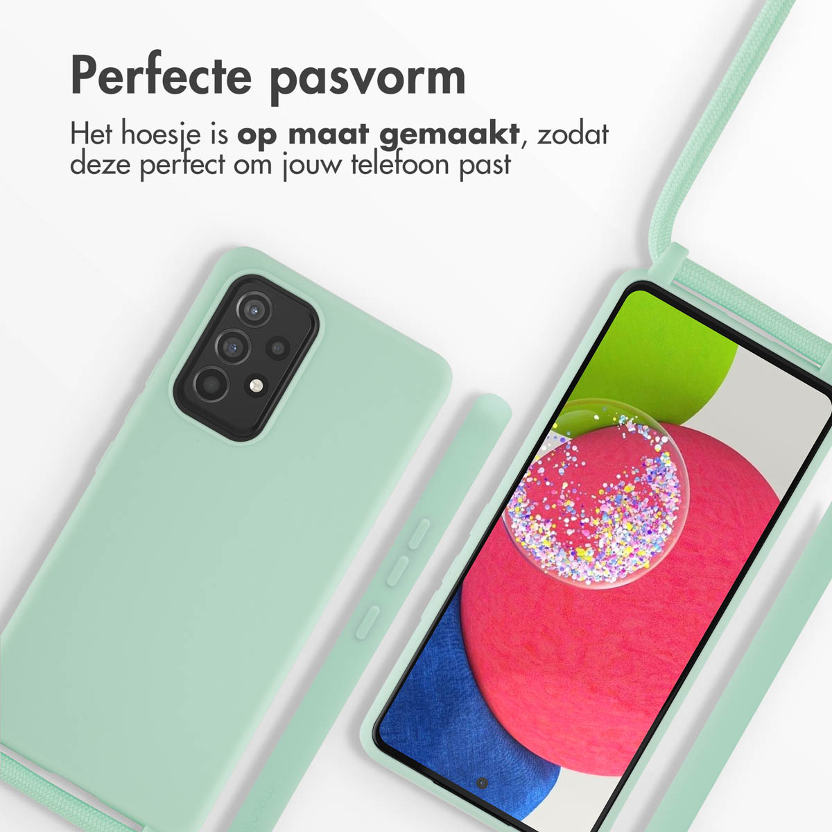 Een mintgroene telefoonhoes en een telefoon met glitter op het scherm.