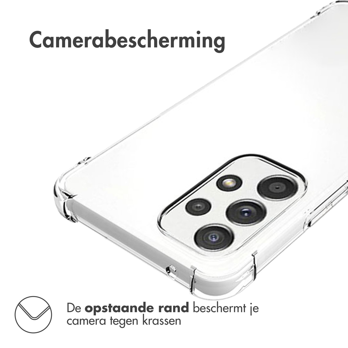 Transparante telefoonhoes op een telefoon met het cameragedeelte zichtbaar. De hoes heeft verhoogde randen voor bescherming.
