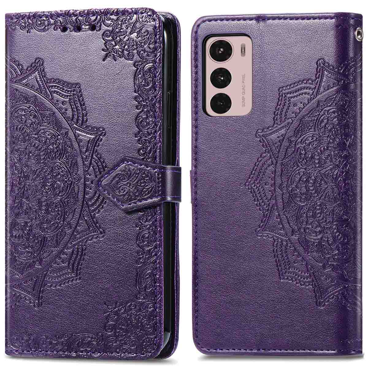 Paarse telefoonhoes met mandala-ontwerp, opengeklapt. Met magnetische sluiting.