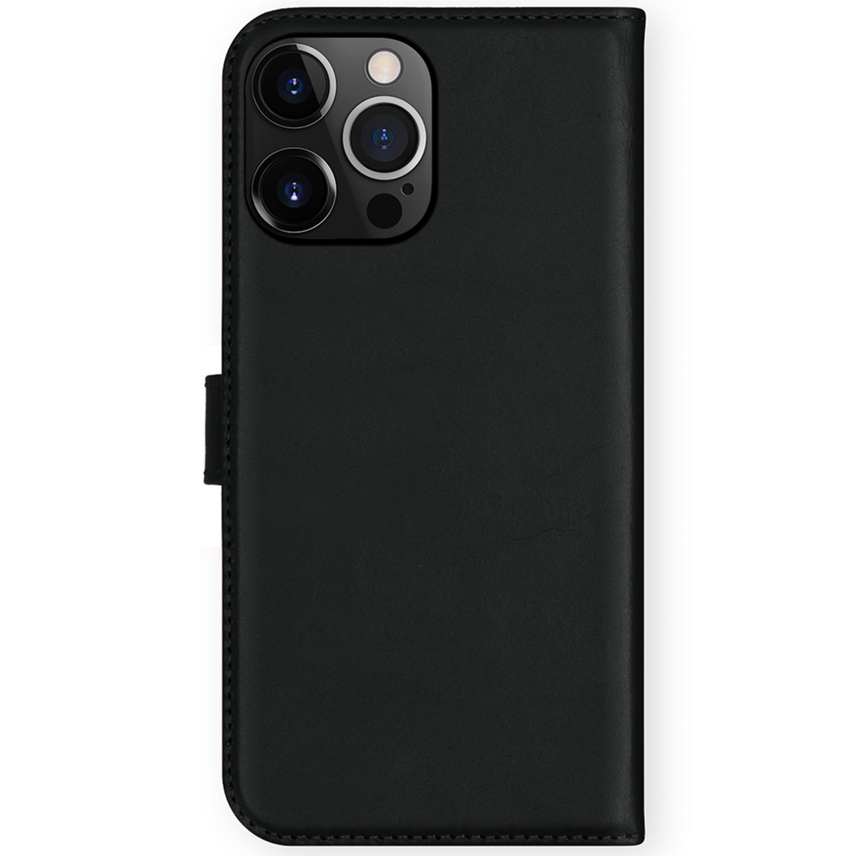 Zwarte flip telefoonhoes met drie cameralenzen en flitser.