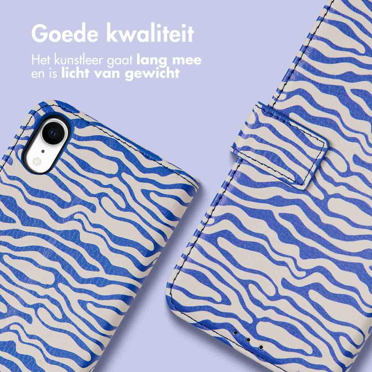Coque de téléphone avec motif bleu et blanc. Deux parties, une avec téléphone.