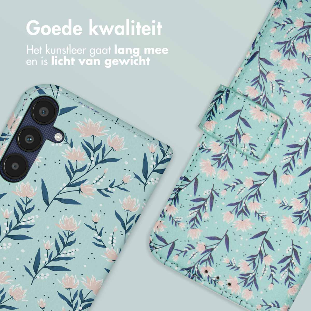 Une coque de téléphone avec fond bleu et motif floral rose.