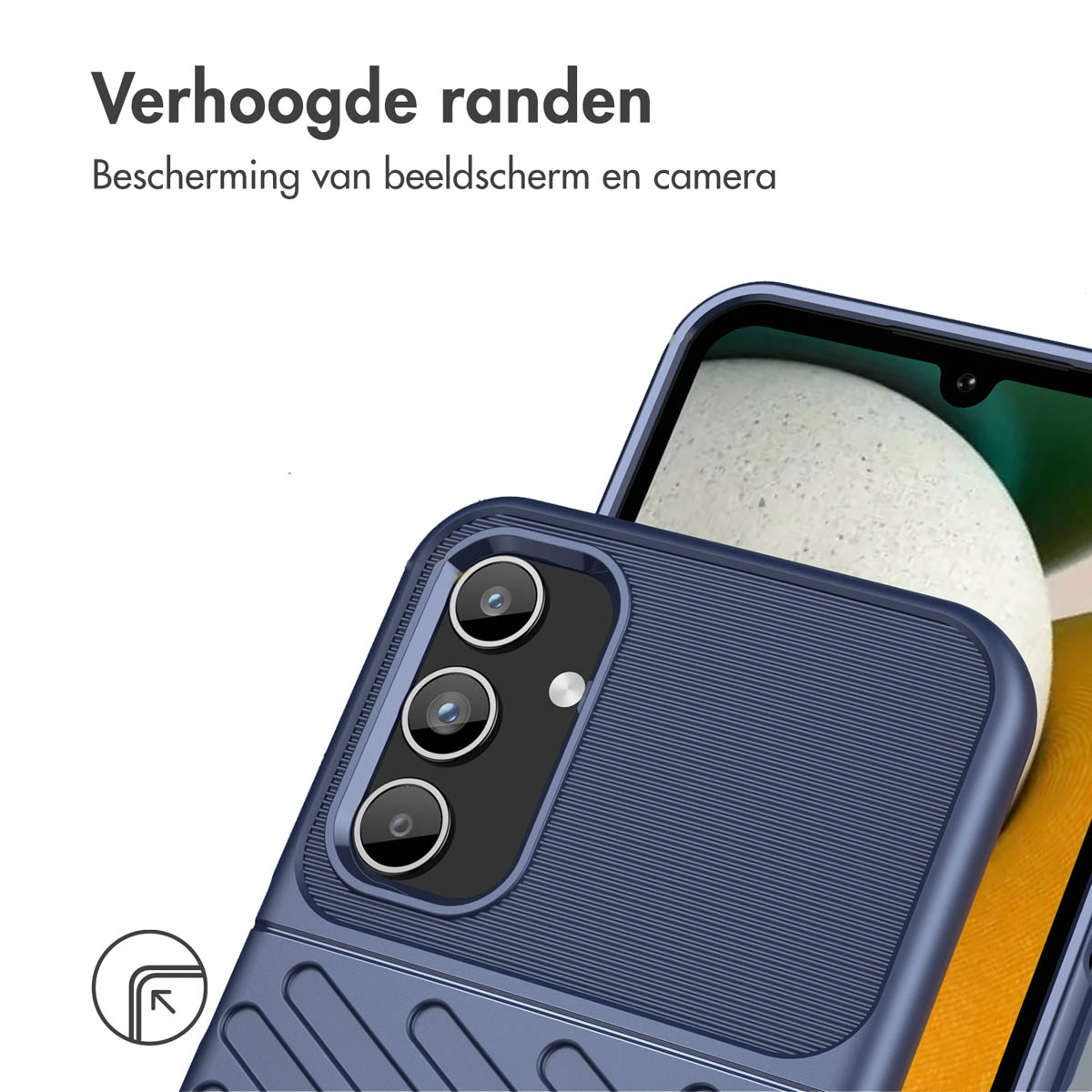 Blauwe telefoonhoes met een telefoon erin. De verhoogde randen beschermen scherm en camera.