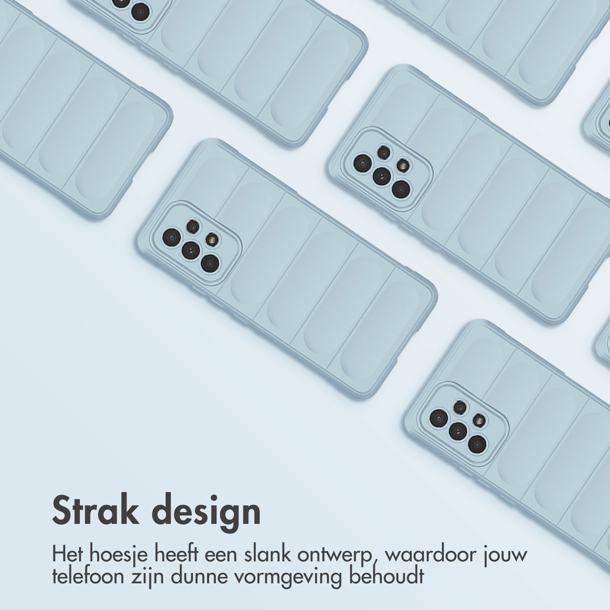 Plusieurs coques de téléphone bleu clair au design côtelé sur fond bleu clair.
