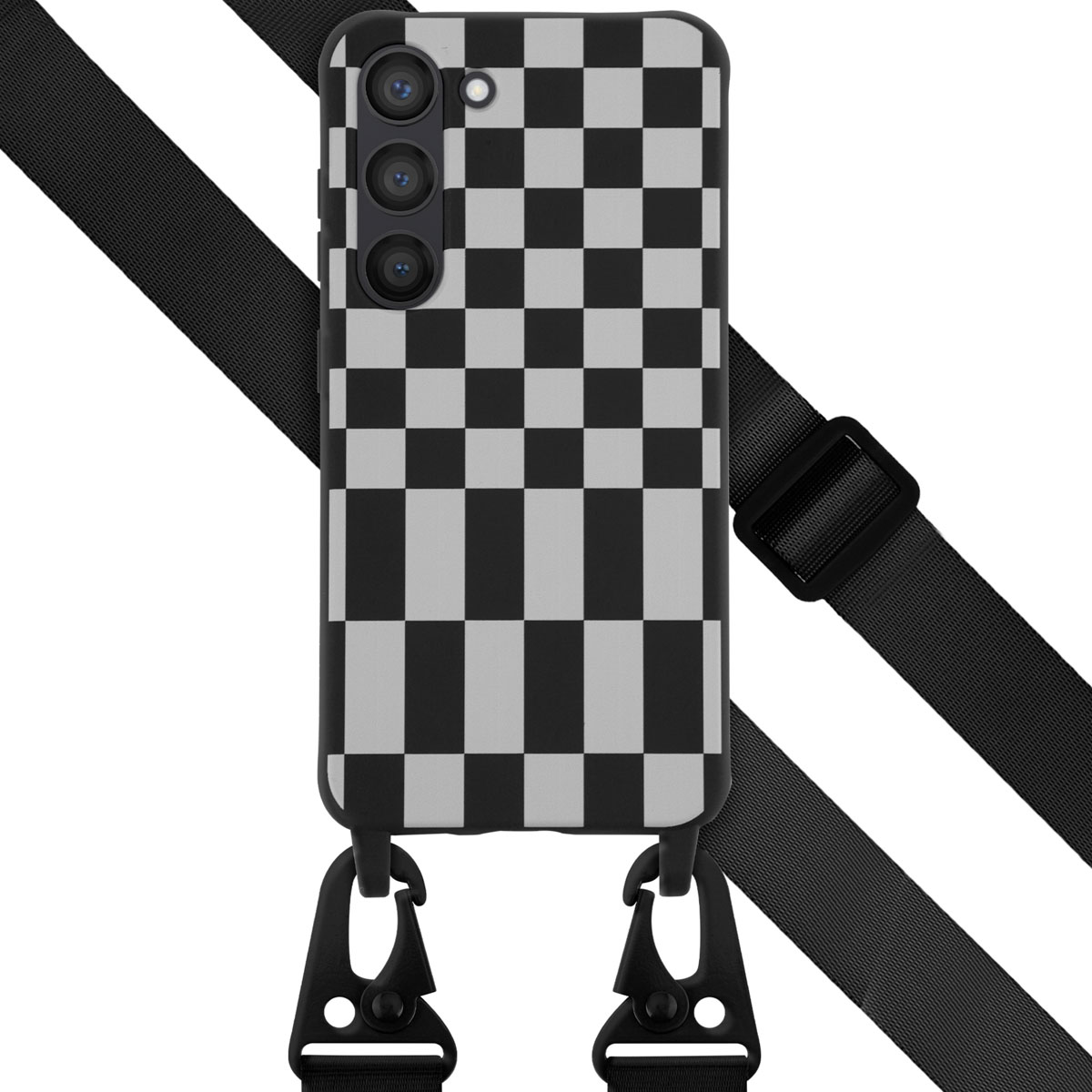 Coque de téléphone avec motif damier. Carrés noirs et gris. Sangle et crochets visibles. Fond blanc.
