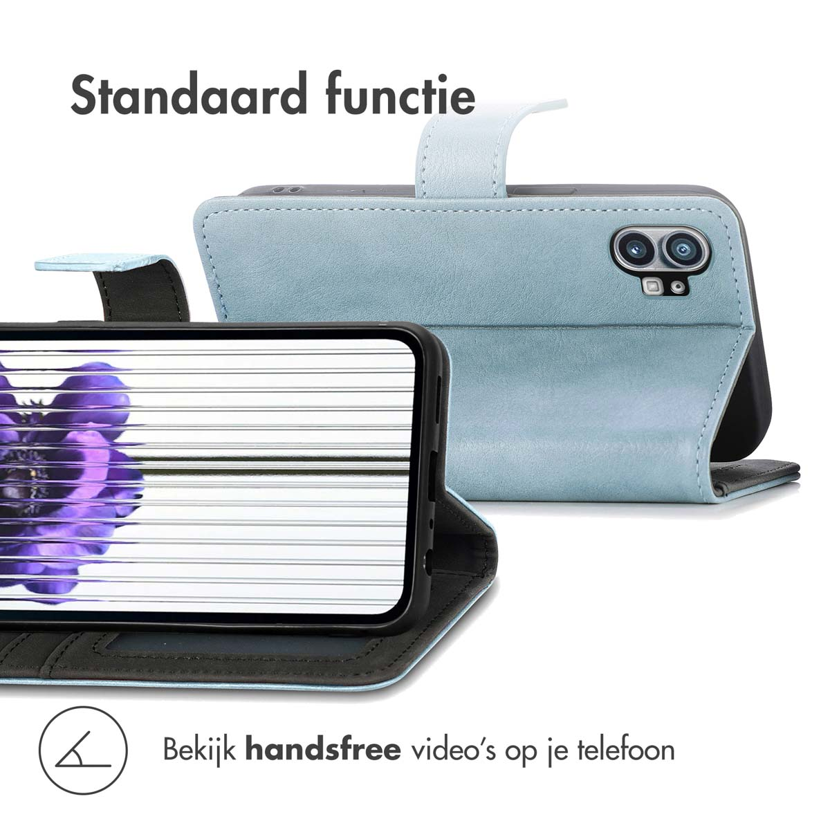 Blauwe telefoonhoes in een standaard met een telefoon die een video weergeeft.