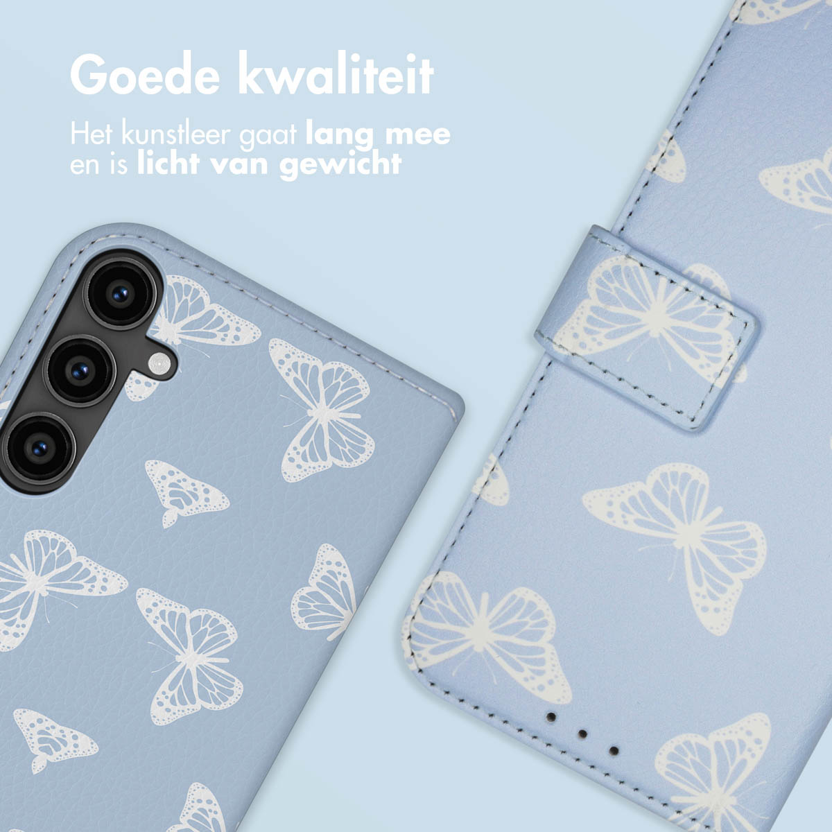 Lichtblauwe telefoonhoes met wit vlinderpatroon en camera-uitsparing.