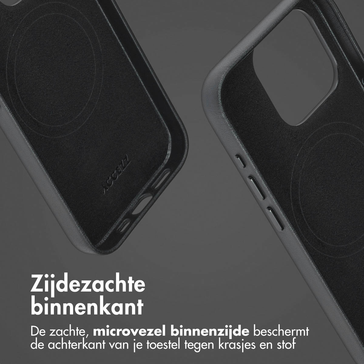 Gros plan de l'intérieur d'un étui de téléphone noir. Comporte un intérieur en microfibre douce. L'étui protège le téléphone des rayures et de la poussière.