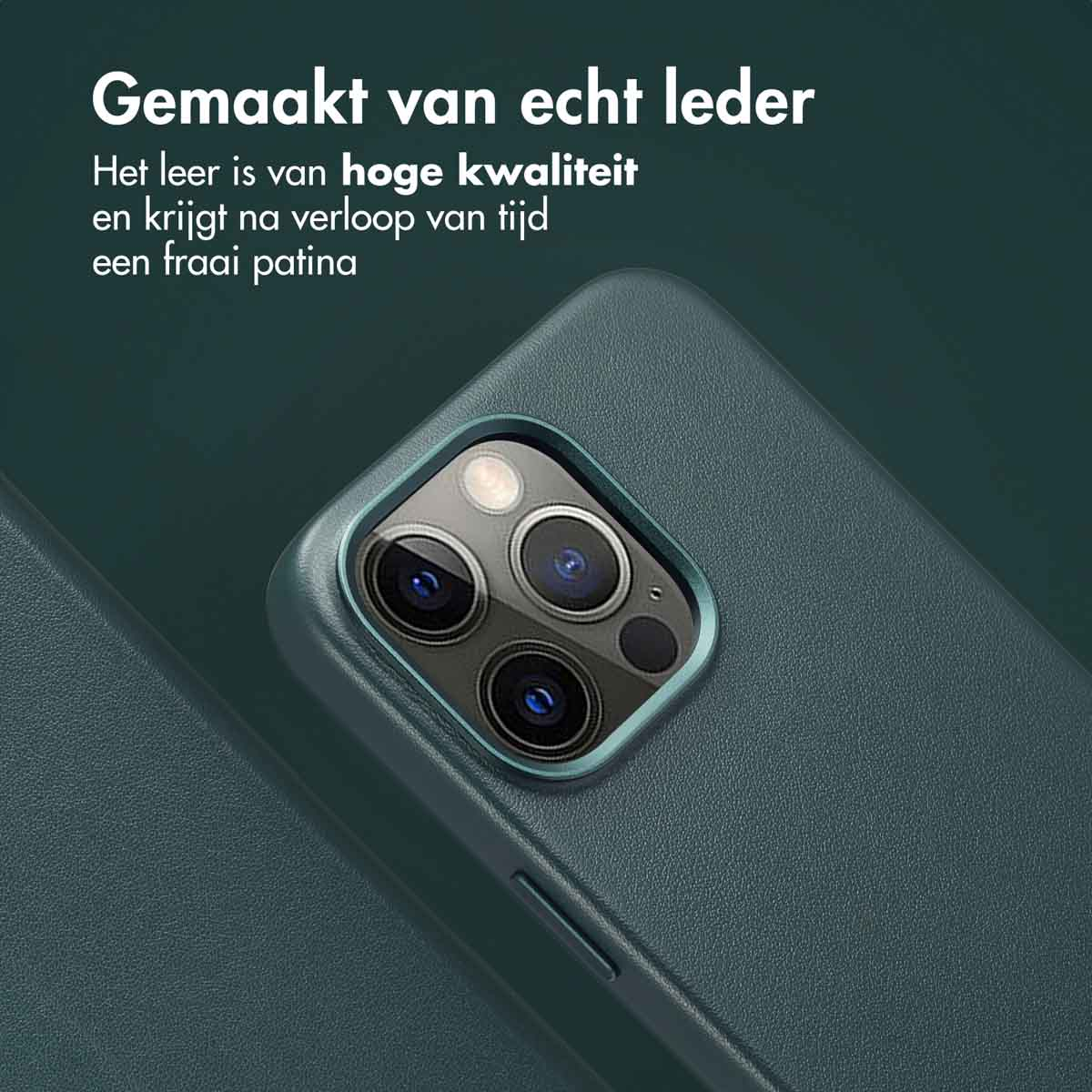Primo piano di una custodia per telefono verde acqua con obiettivo della fotocamera. Il testo sull'immagine dice: Realizzato in vera pelle. Pelle di alta qualità.