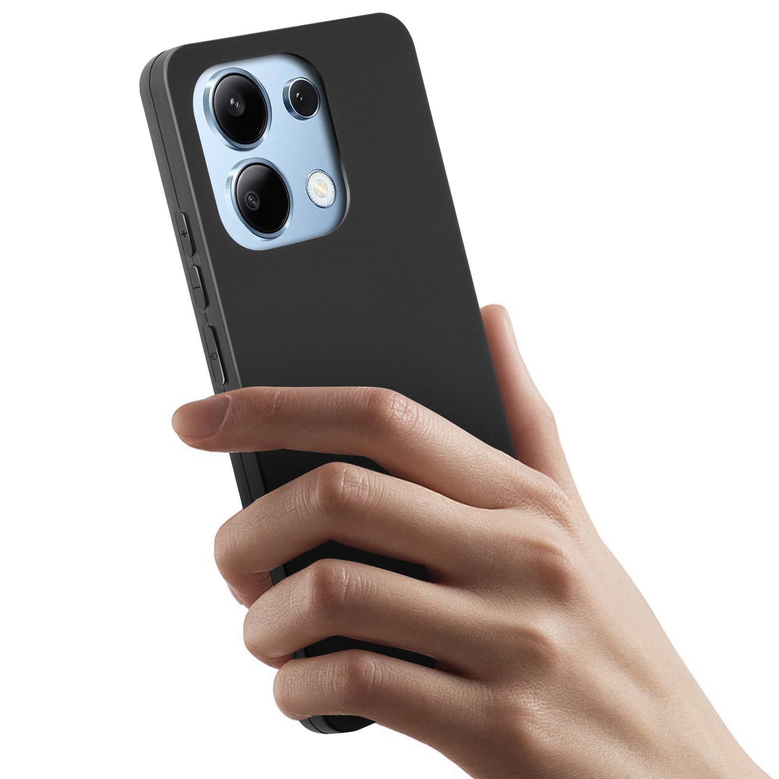Una mano che tiene una custodia per telefono nera. La custodia ha tre obiettivi della fotocamera sul retro.