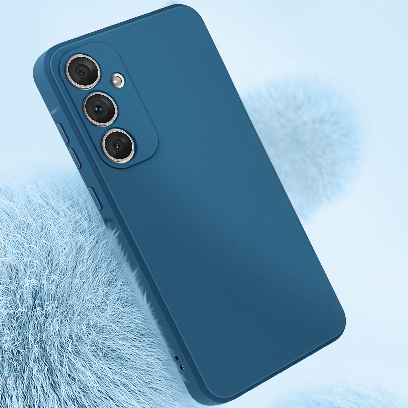 Custodia per telefono verde acqua con tre obiettivi su sfondo azzurro.