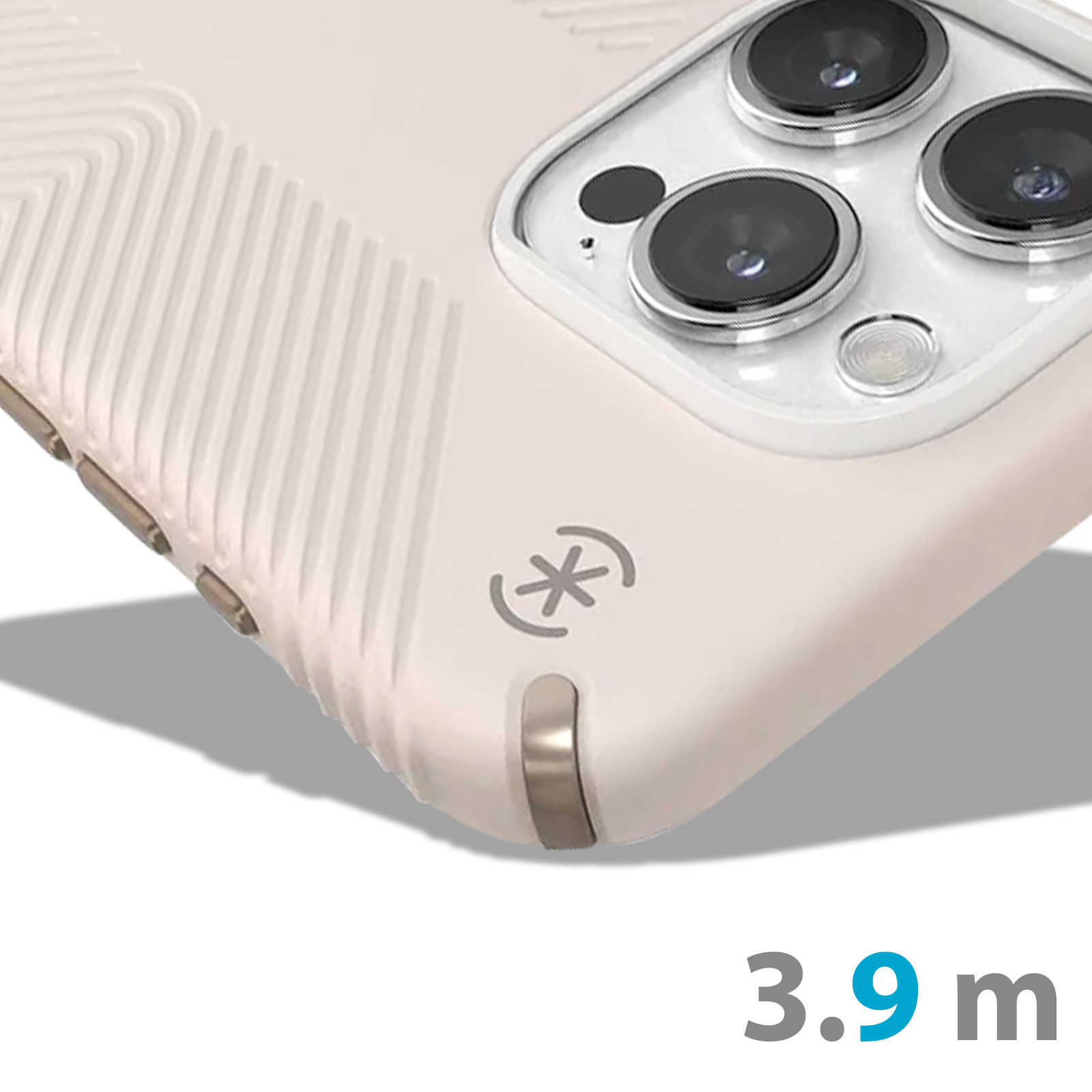Gros plan d'une coque de téléphone, couleur rose clair avec un logo.