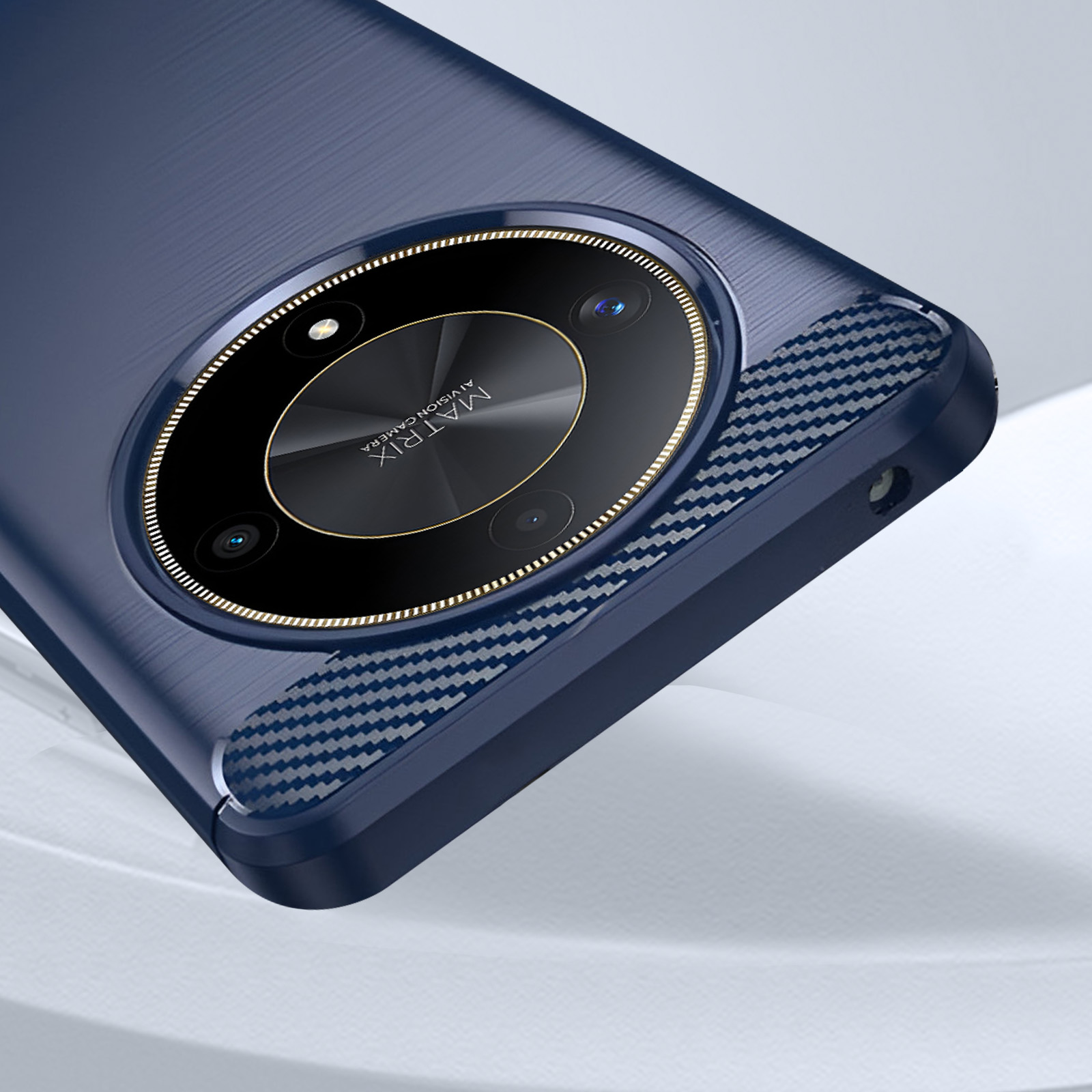 Primo piano di un telefono blu scuro. Mostra la fotocamera con le parole 'MATRIX VISION CAMERA'.