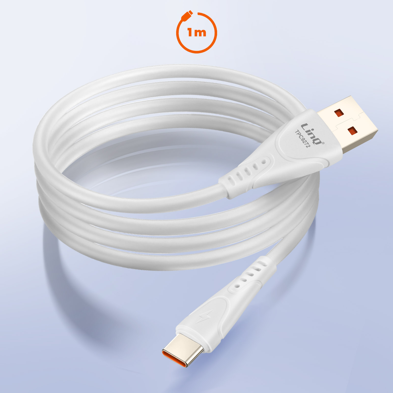 Un cavo USB bianco con un connettore USB-A e USB-C arrotolato, con un'etichetta da 1 m.