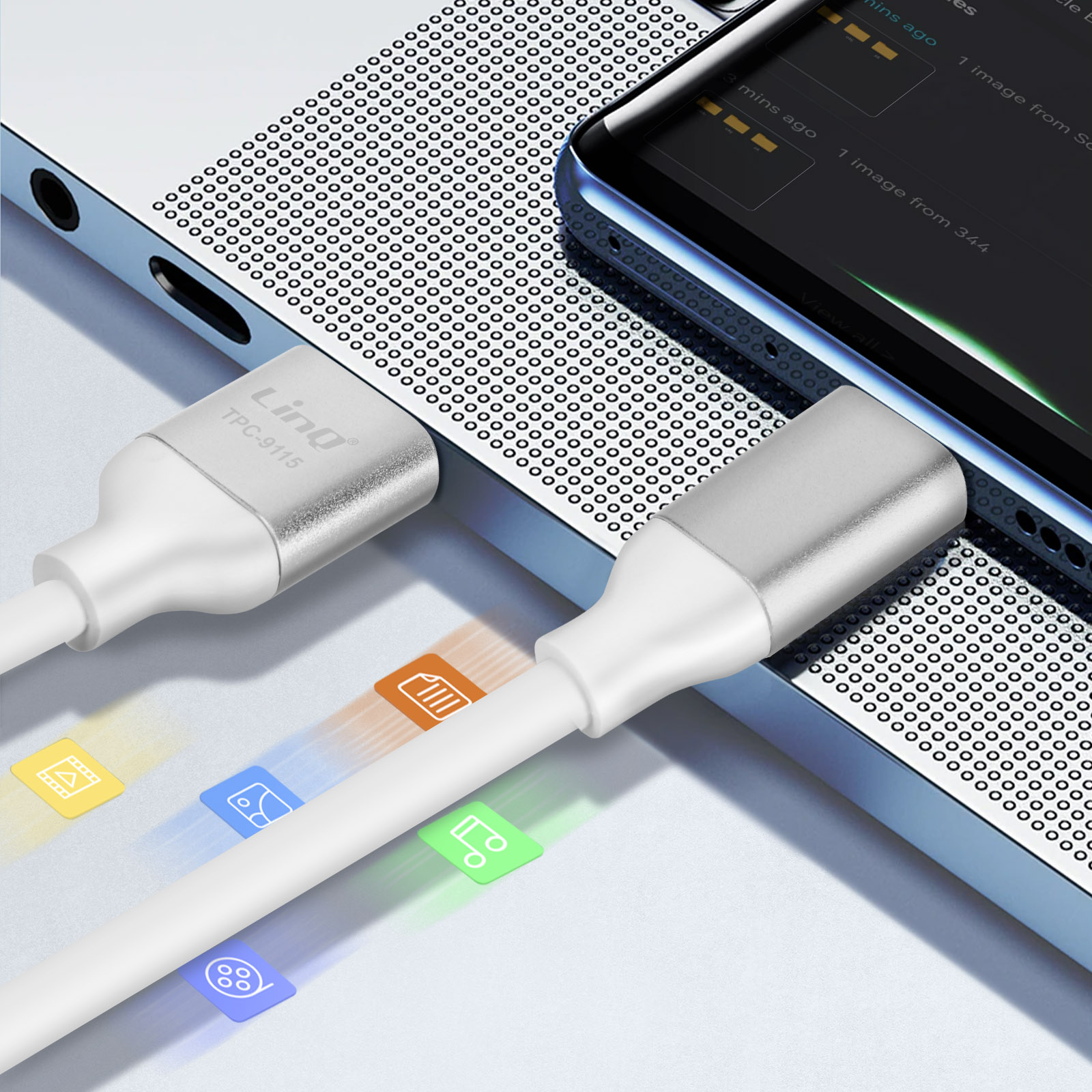 Téléphone en charge avec câble blanc. Téléphone et câble de charge avec icônes à l'écran.