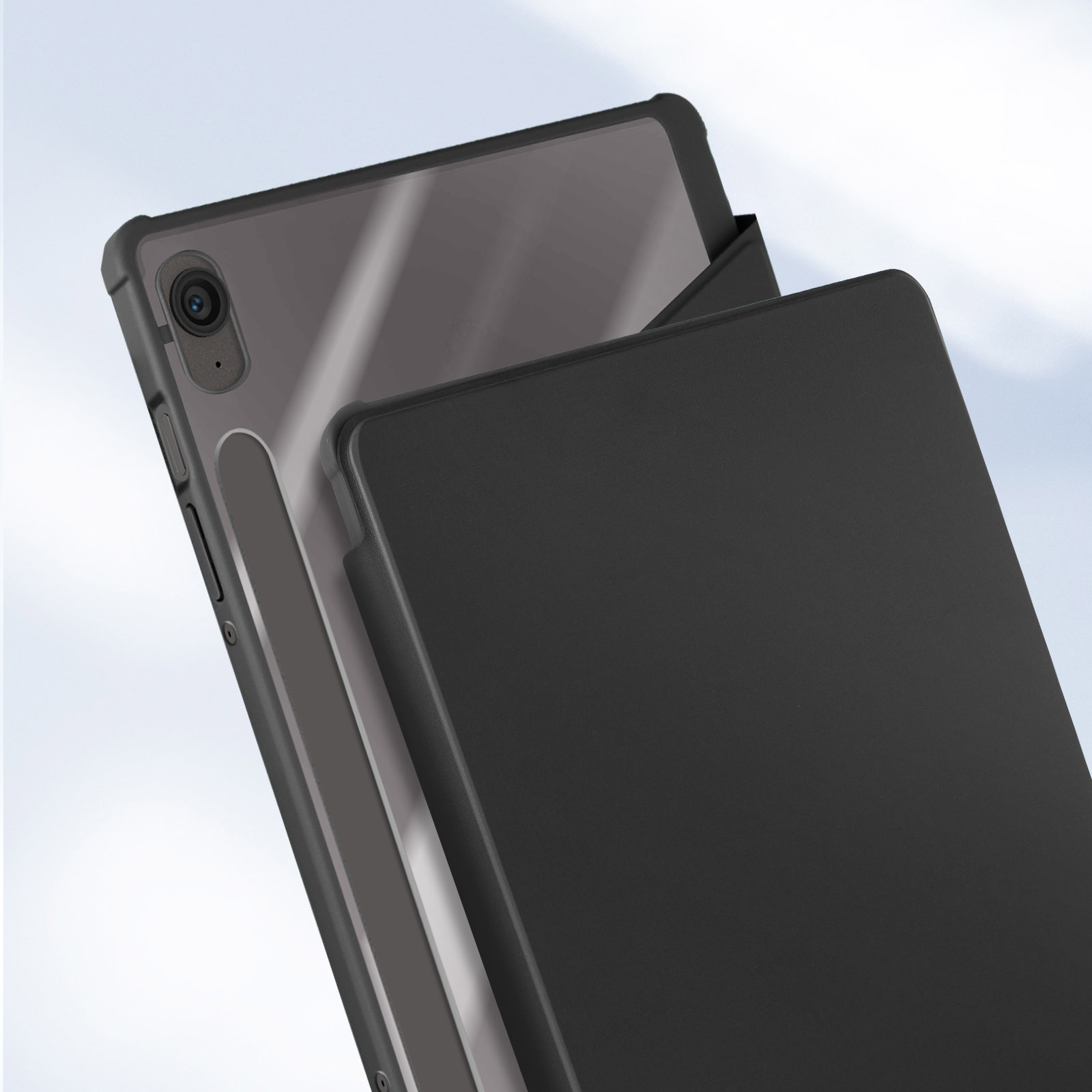 Custodia per tablet nera, parzialmente aperta. Un tablet nero è all'interno, con lo schermo visibile.
