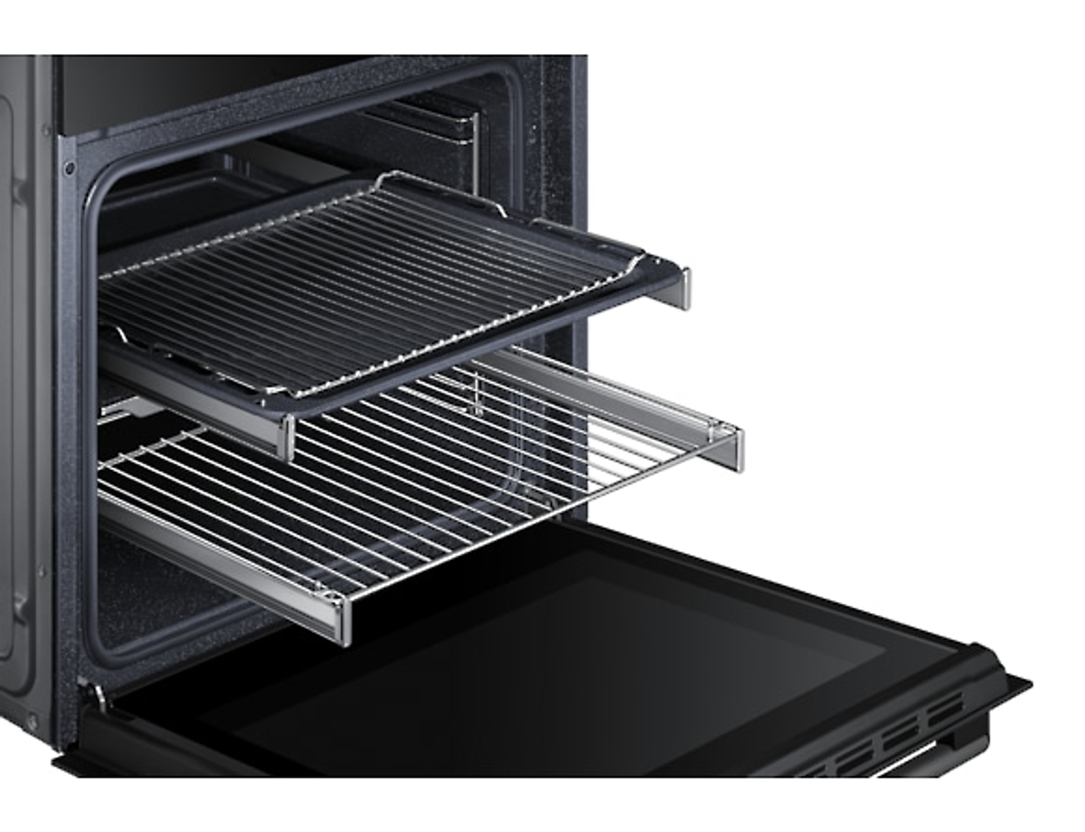 À l'intérieur du four, deux grilles métalliques sont sorties.