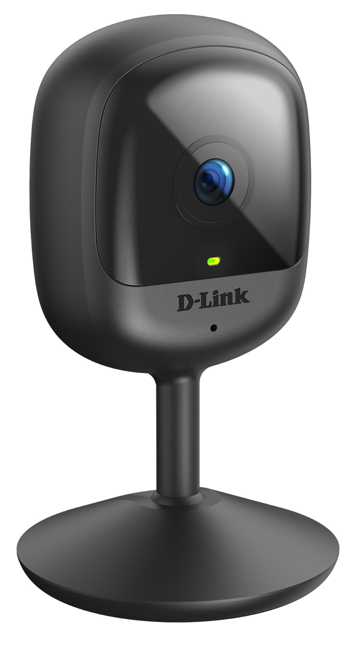 Eine schwarze D-Link Überwachungskamera auf einem Ständer, mit blauem Objektiv und grünem Licht.