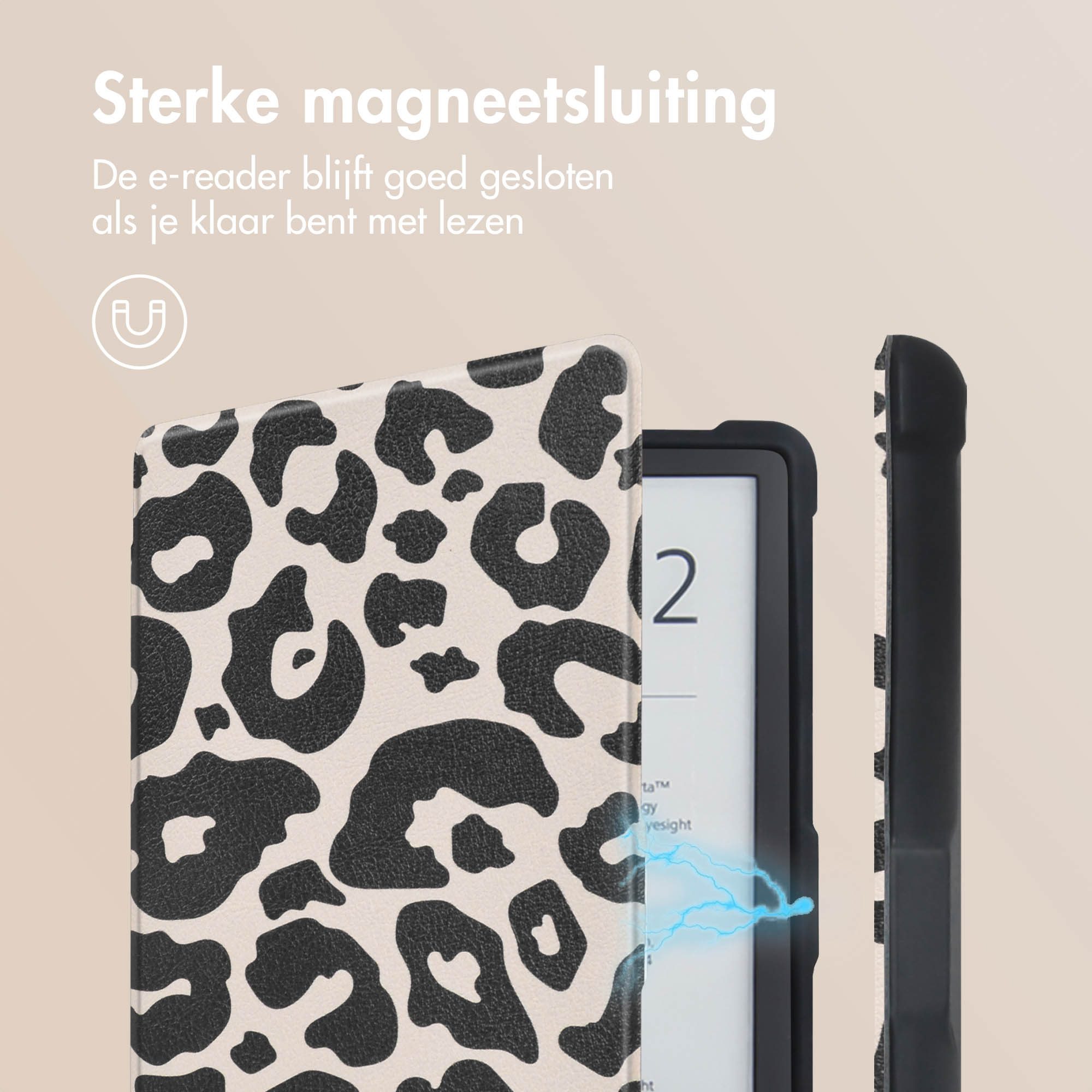 Un e-reader avec un étui imprimé léopard à fermeture magnétique.