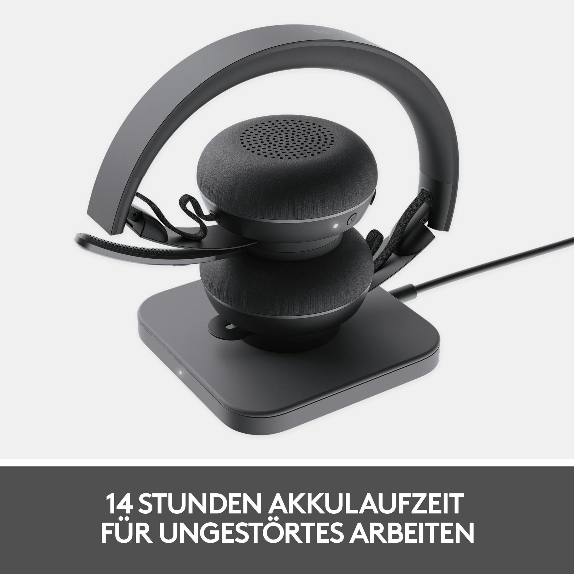 Schwarzes Headset auf Ladestation. Text: 14 Stunden Akkulaufzeit.