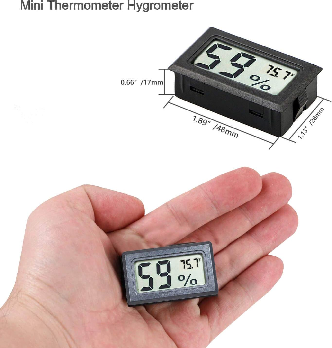 Kleines schwarzes digitales Thermometer/Hygrometer mit Abmessungen, in einer Hand gehalten.