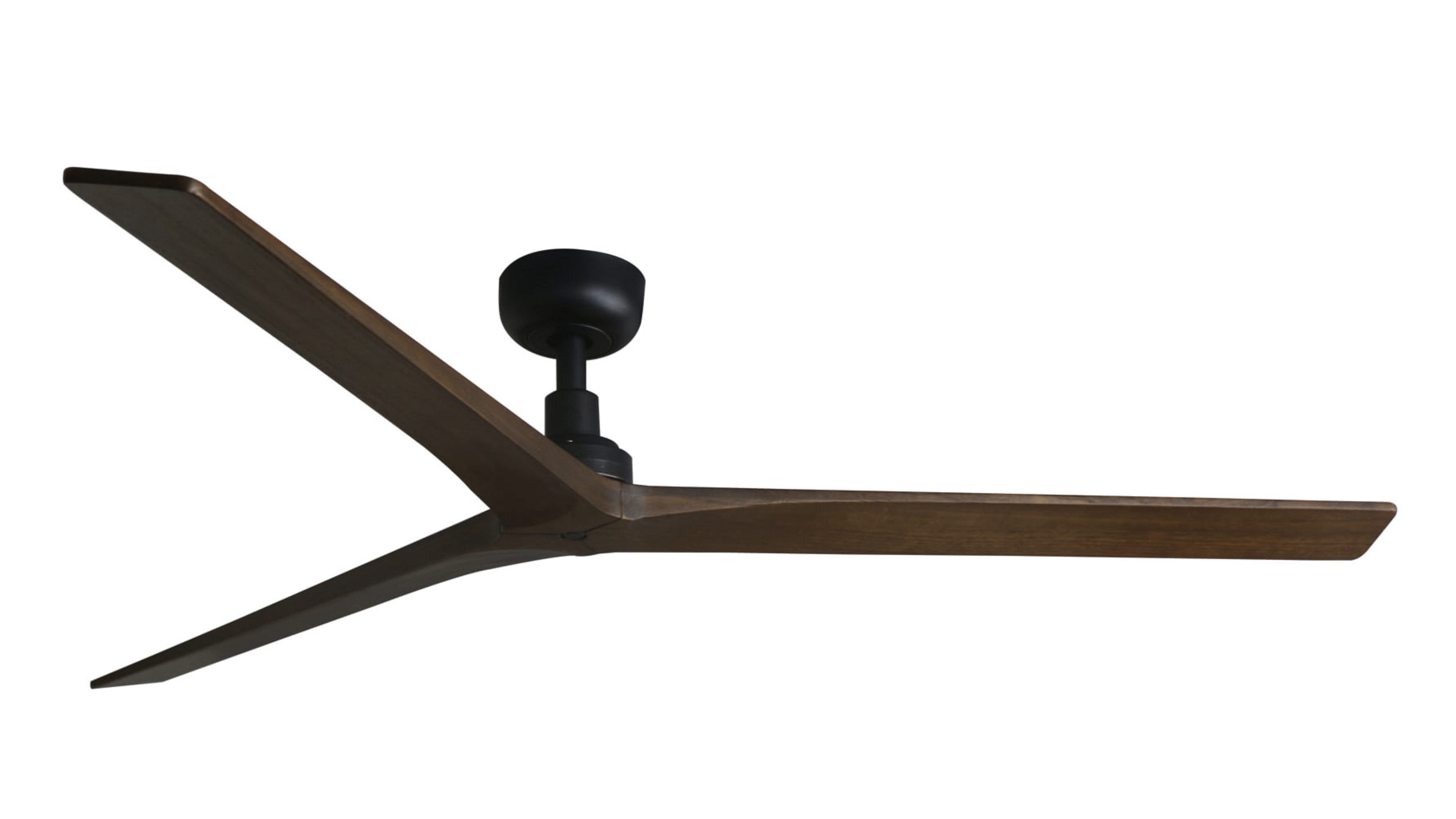 Ein moderner Deckenventilator mit drei Holzflügeln und einem schwarzen Motorgehäuse.