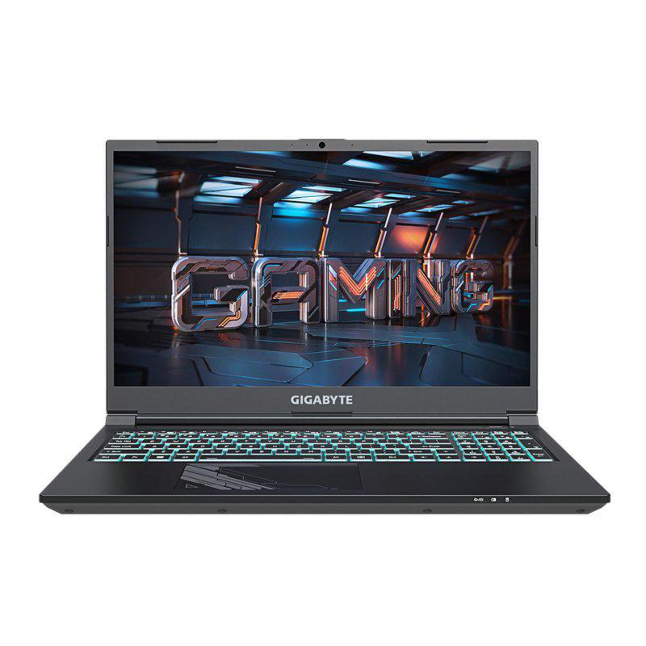 Ein schwarzer Gaming-Laptop mit beleuchteter Tastatur. Der Bildschirm zeigt das Wort GAMING. Das Gigabyte-Logo ist sichtbar.