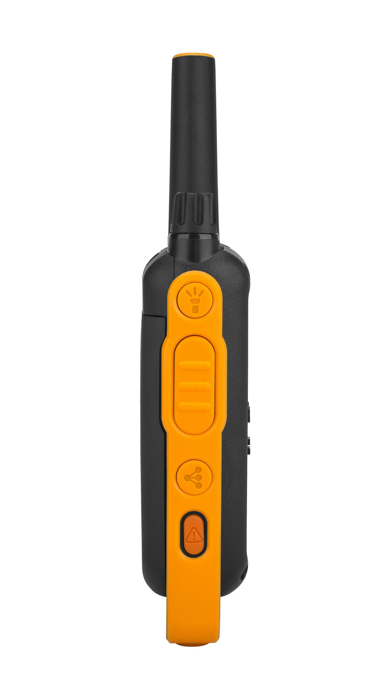 Radiotelefon, czarny i pomarańczowy. Ma przyciski, głośnik i antenę. Na białym tle.