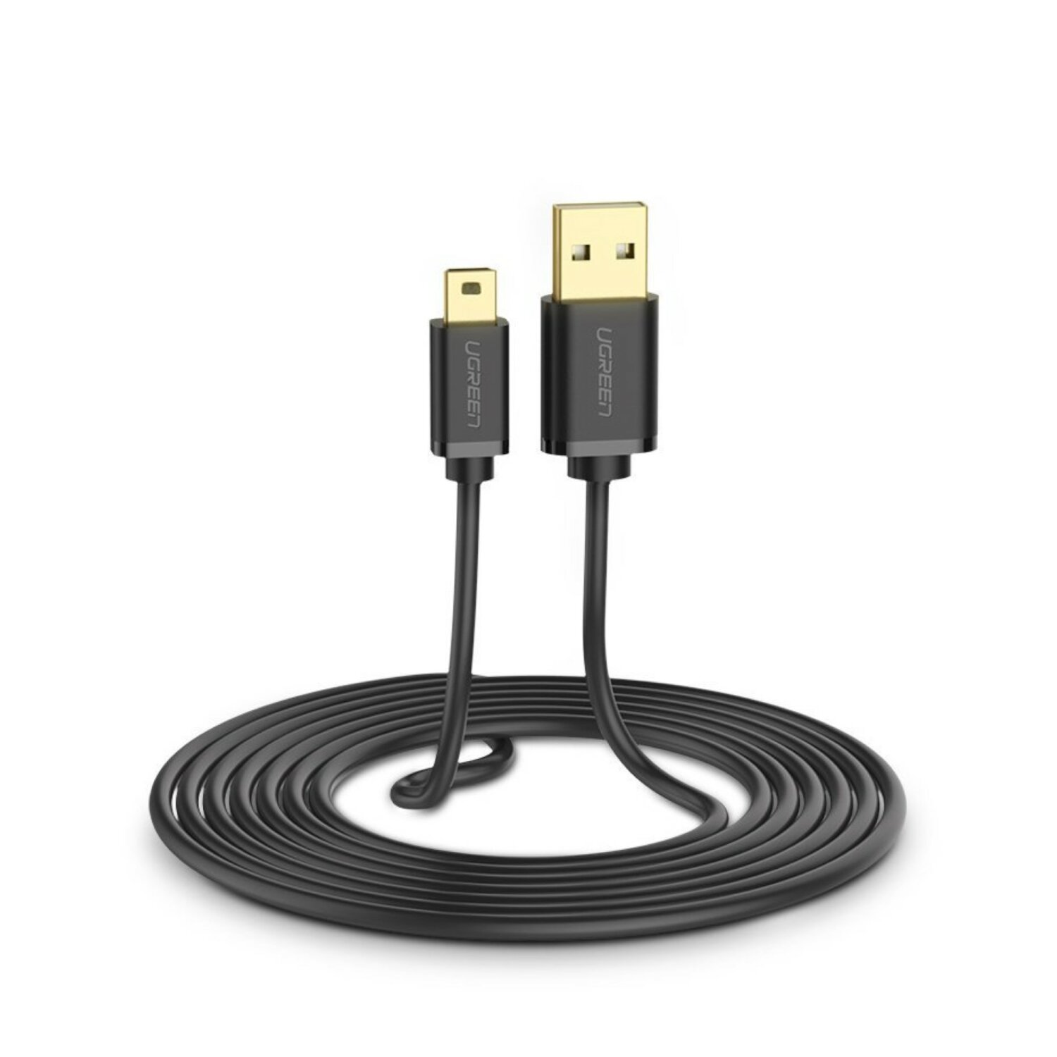Czarny kabel USB zwinięty na białym tle. Jeden koniec to USB-A, drugi mini-USB.