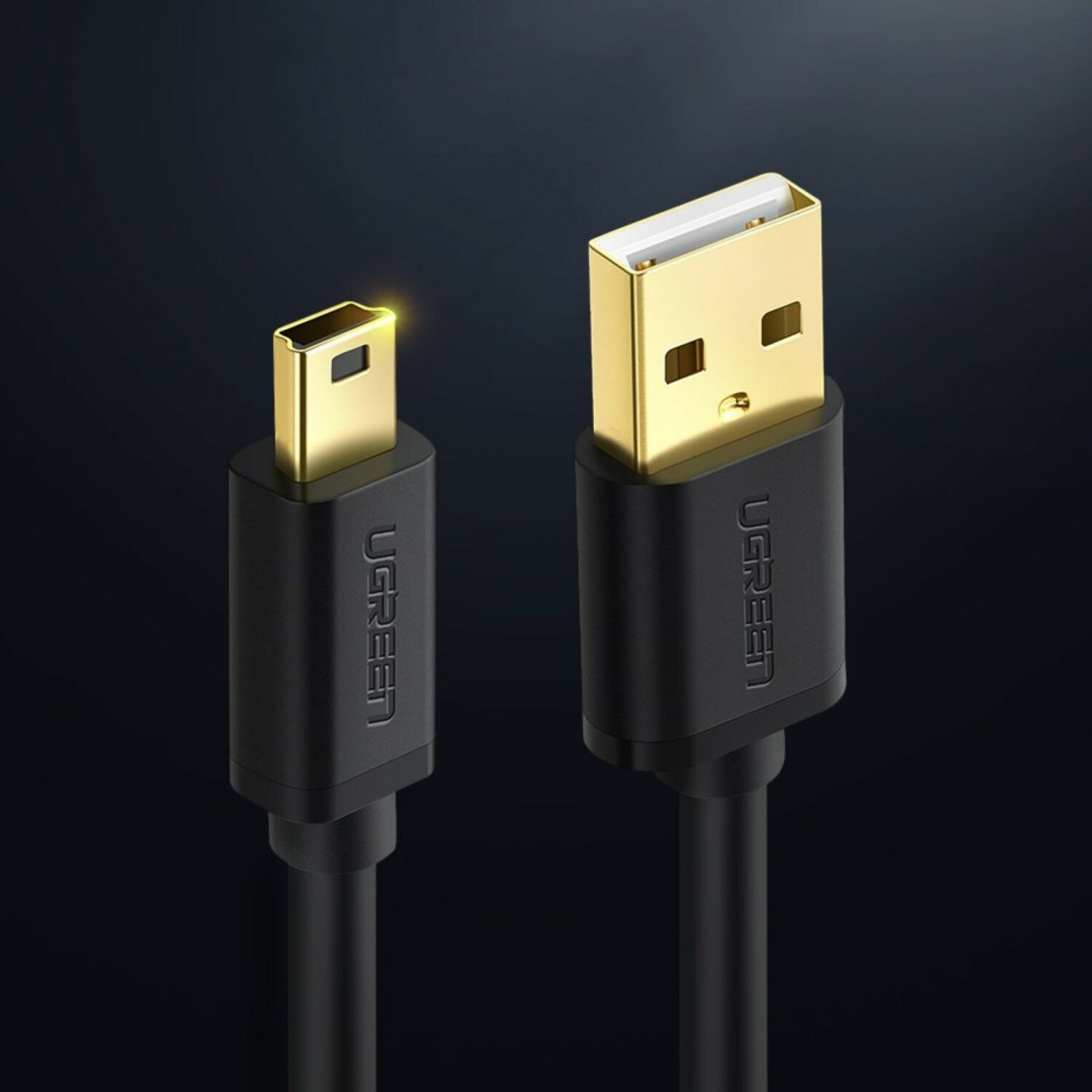 Czarne kable USB UGREEN ze złotymi złączami. Jeden to USB-A, drugi to micro USB.