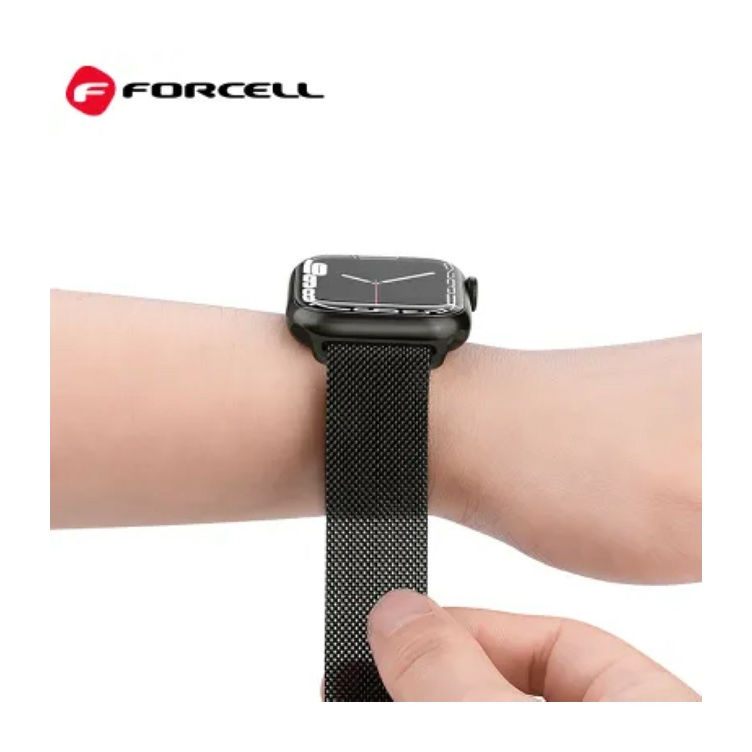 Das Handgelenk einer Person mit einer schwarzen Smartwatch und einem schwarzen Metallarmband wird gezeigt.