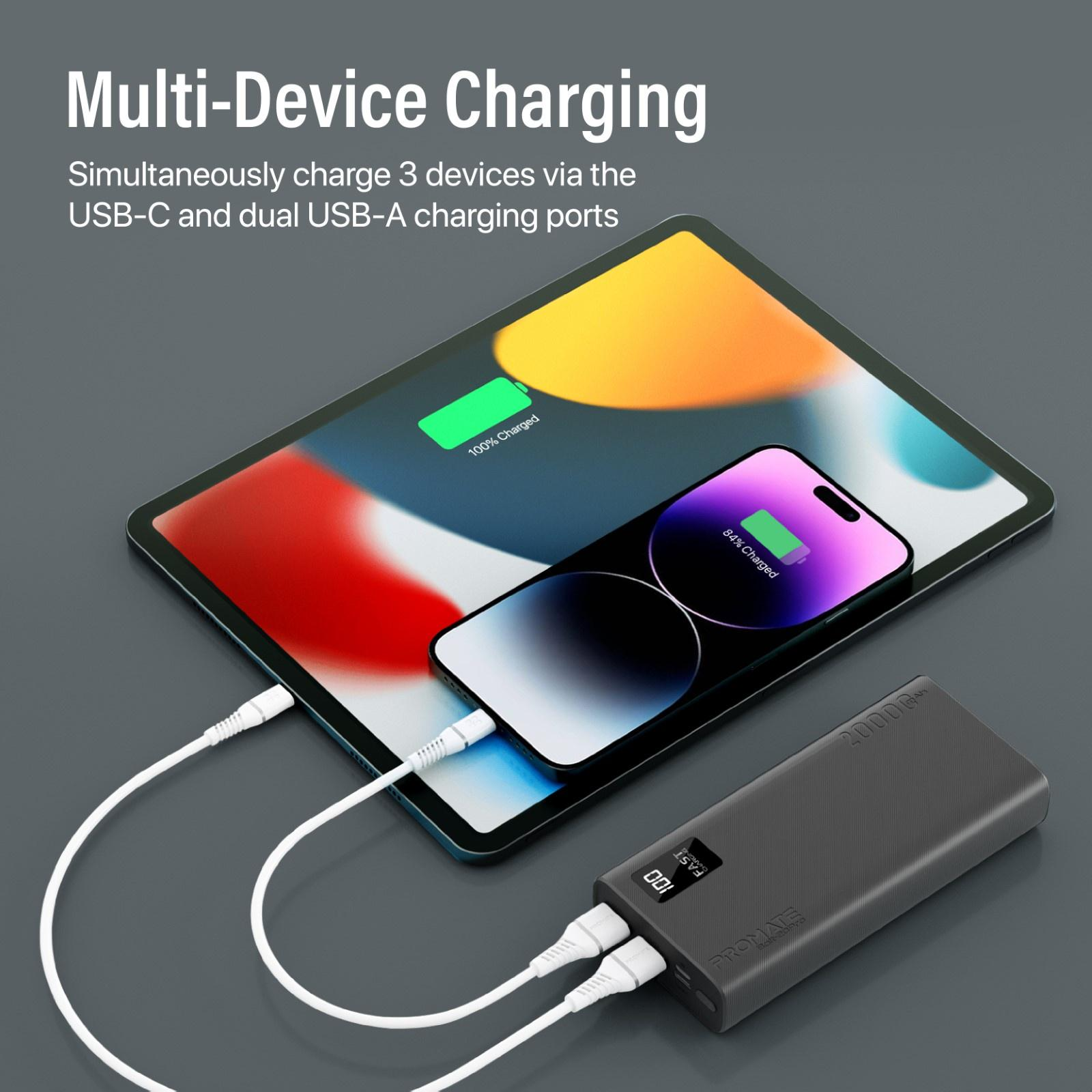 Tablet e telefono in carica simultaneamente con un power bank. Mostra livelli batteria al 100% e 64%.