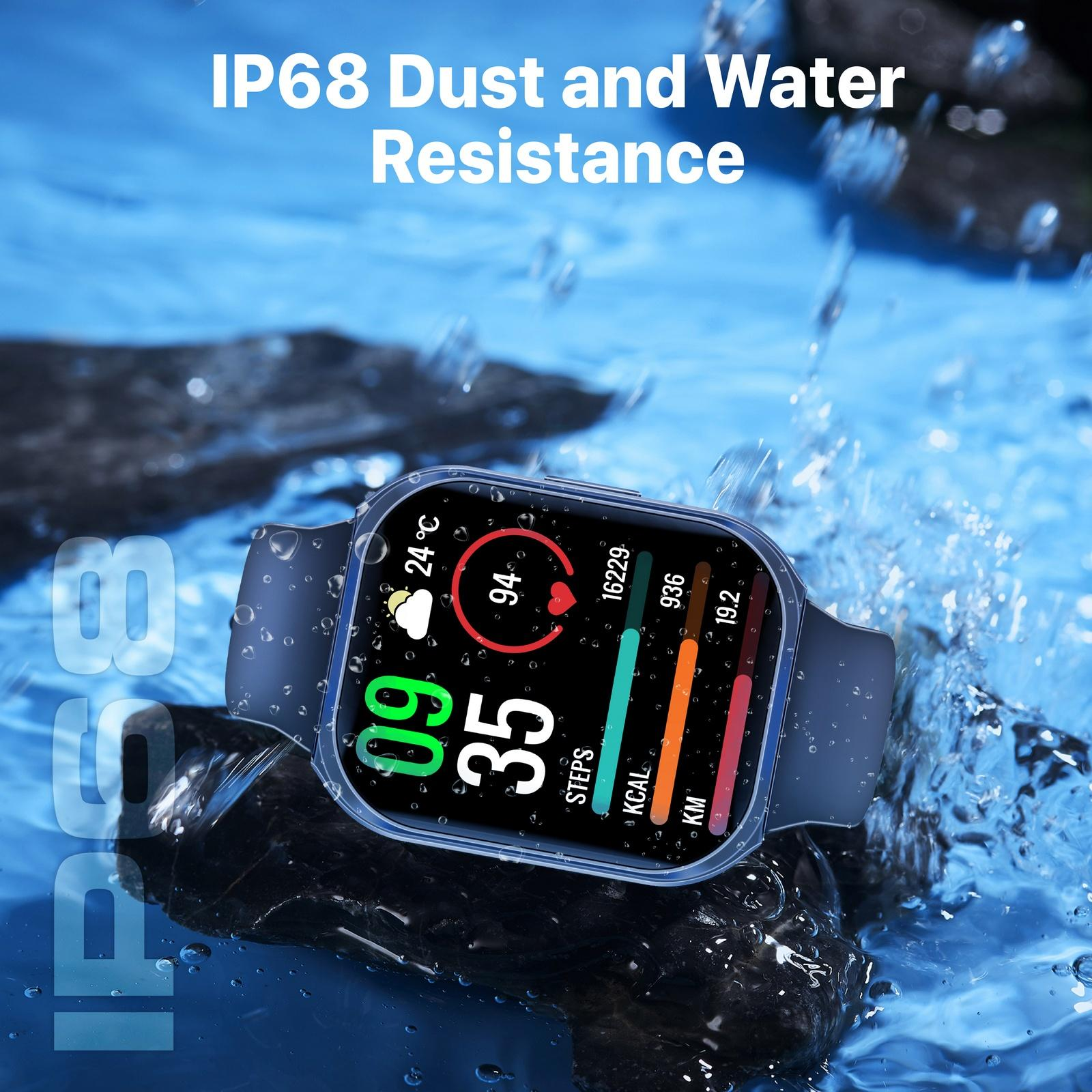 Uno smartwatch che mostra dati: tempo, passi, calorie e distanza, tra goccioline d'acqua.