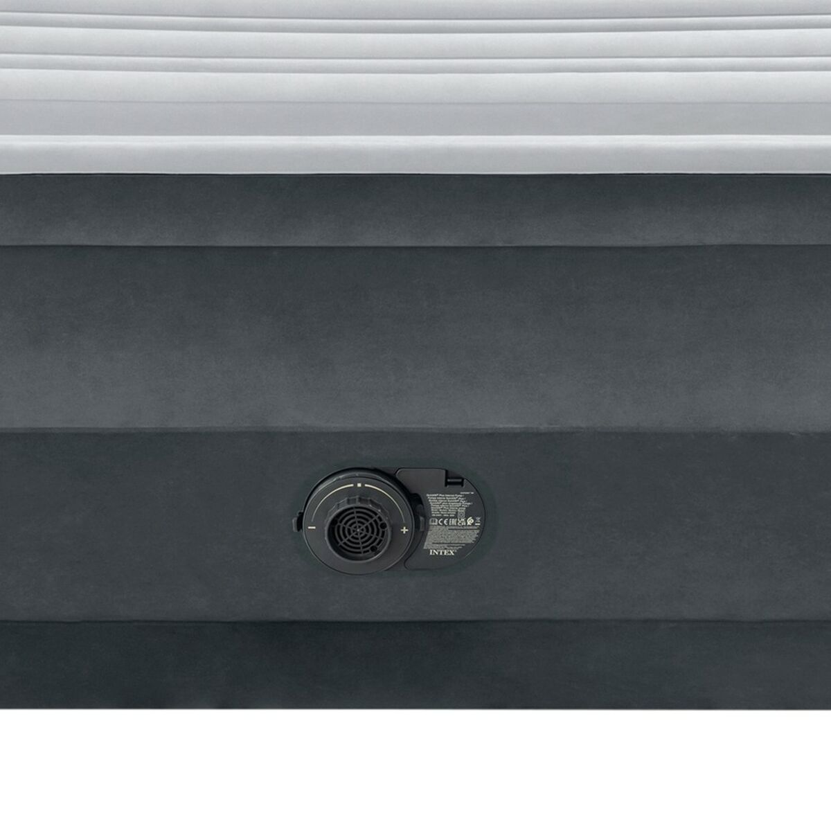 Colchón de aire gris oscuro, vista de la válvula con el logotipo de Intex.