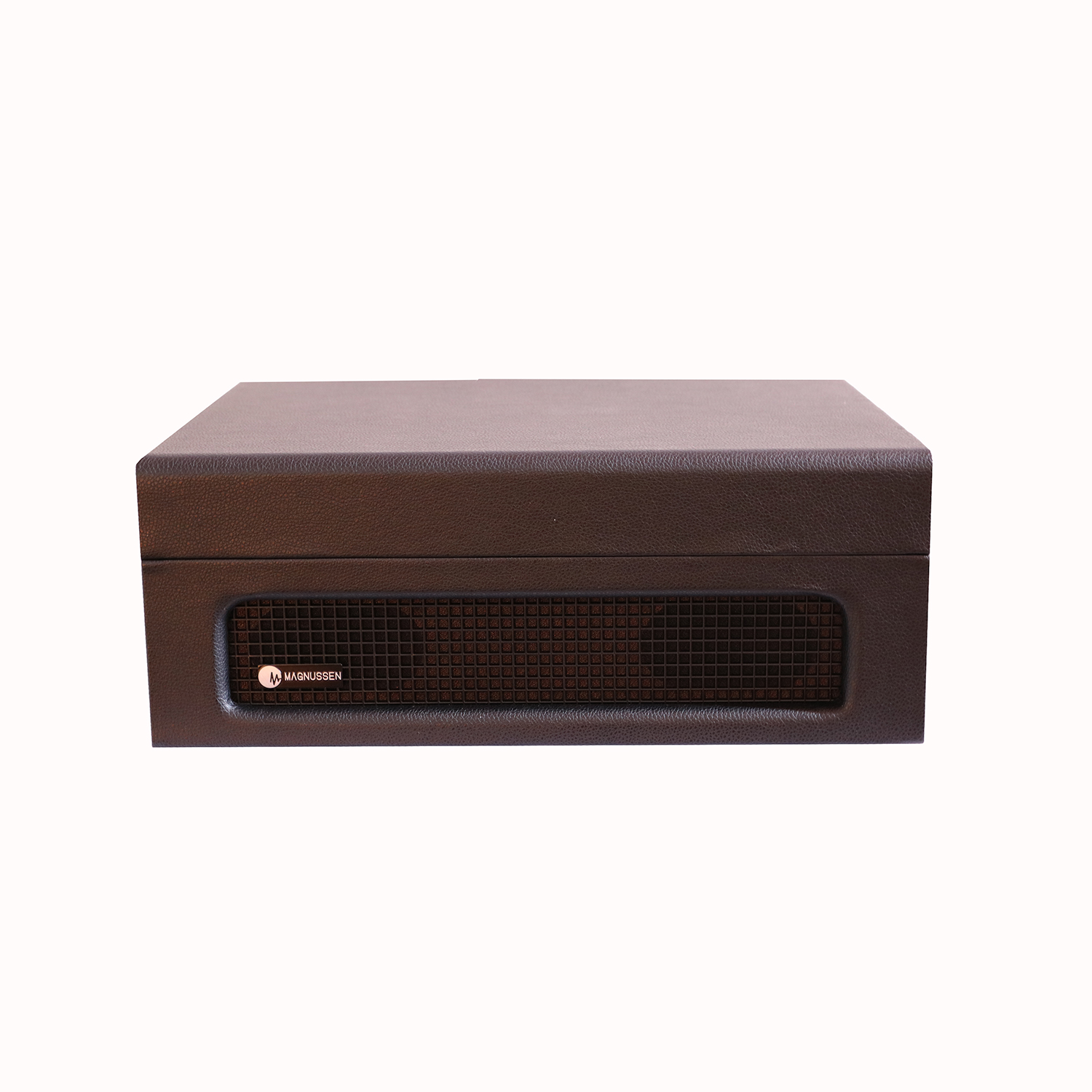 Una caja de almacenamiento marrón oscuro con ventilación de malla. La marca está al frente.