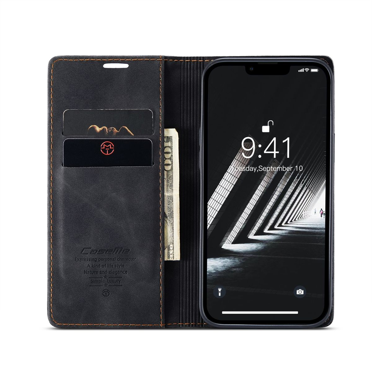 Schwarze Handyhülle offen. Telefon mit Zeitanzeige. Karten und eine Rechnung sind in der Hülle sichtbar.