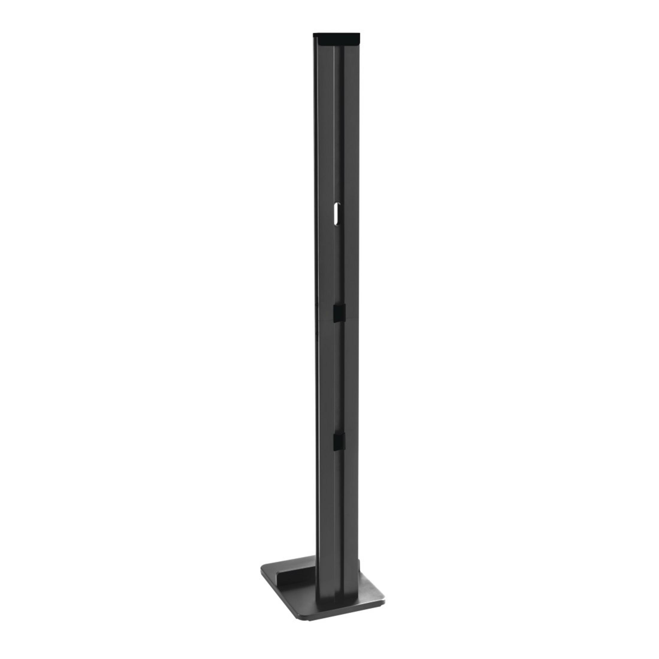 Soporte negro alto, con base cuadrada. El soporte está sobre un fondo blanco.