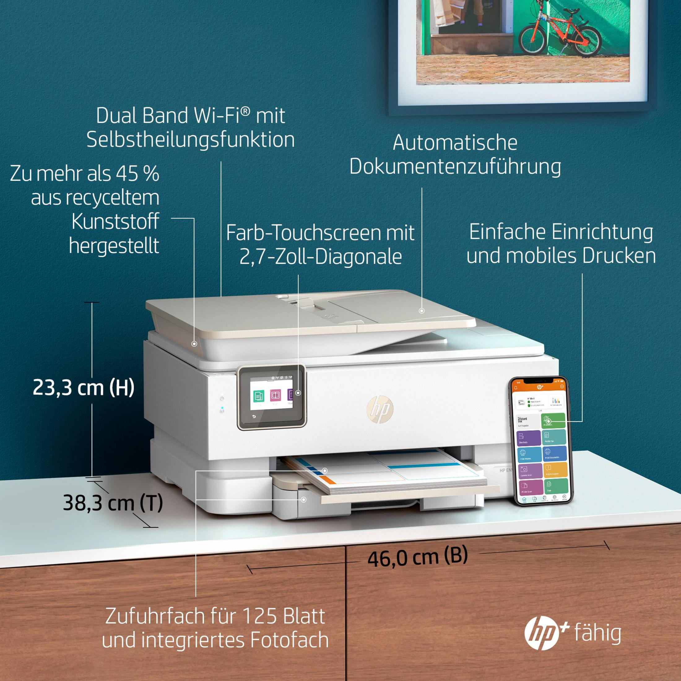 Ein Computergehäuse mit drei bunten Lüftern. Die Lüfter haben ein regenbogenartiges Farbschema.
