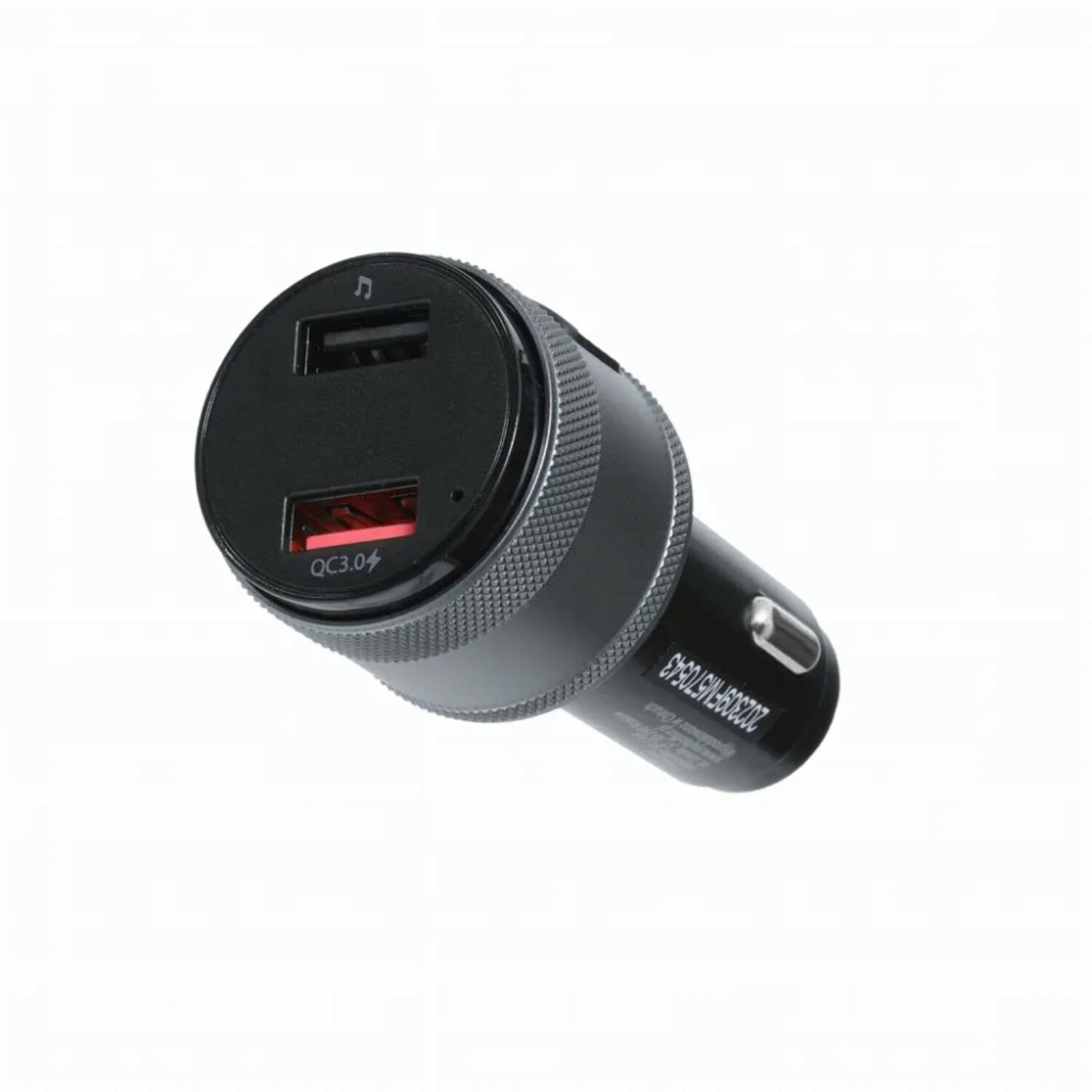 Schwarzes Autoladegerät mit zwei USB-Anschlüssen, einer rot. Weißer Hintergrund.