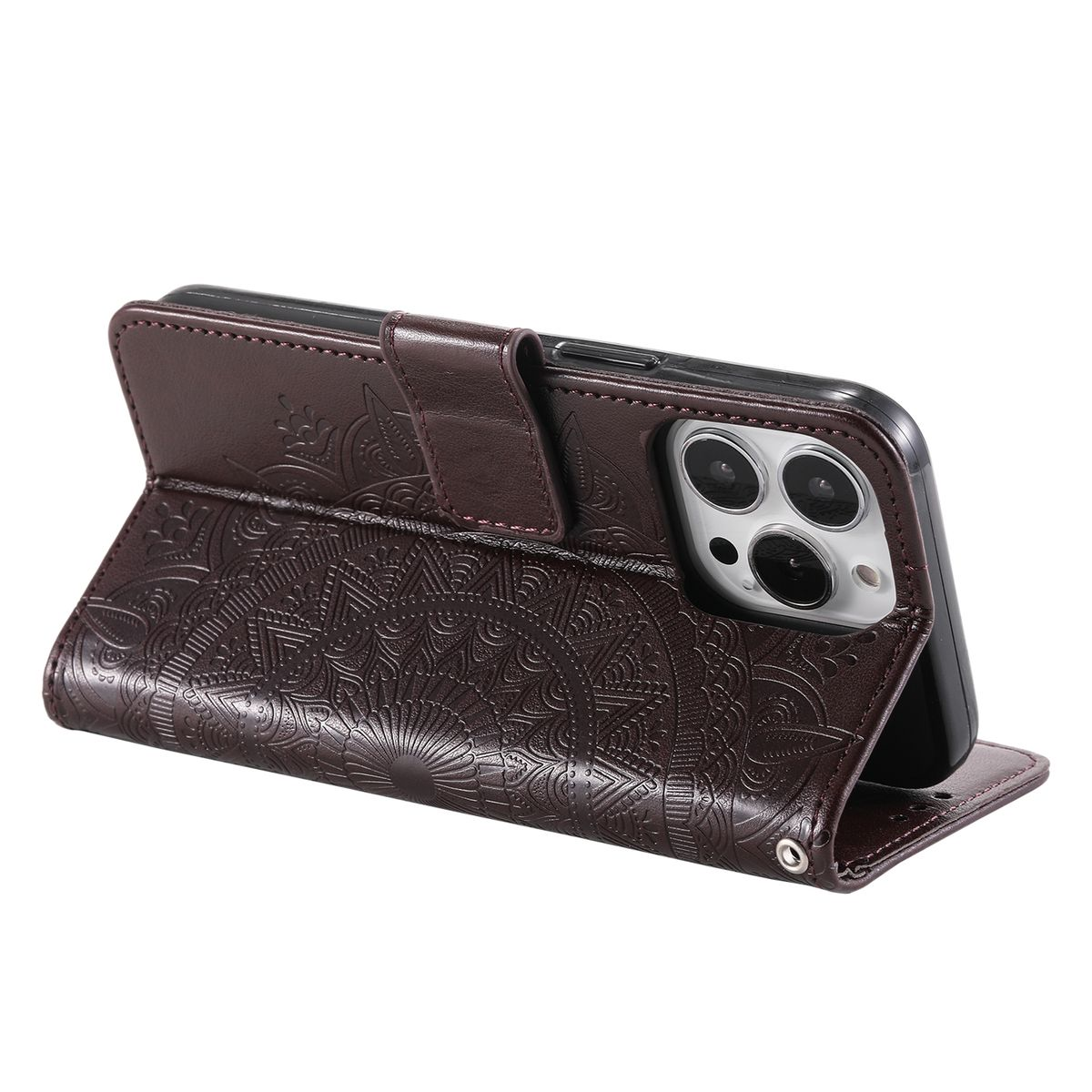 Braune Leder-Handyhülle, offen. Telefon innen. Geprägtes Blumenmuster auf der Vorderseite.