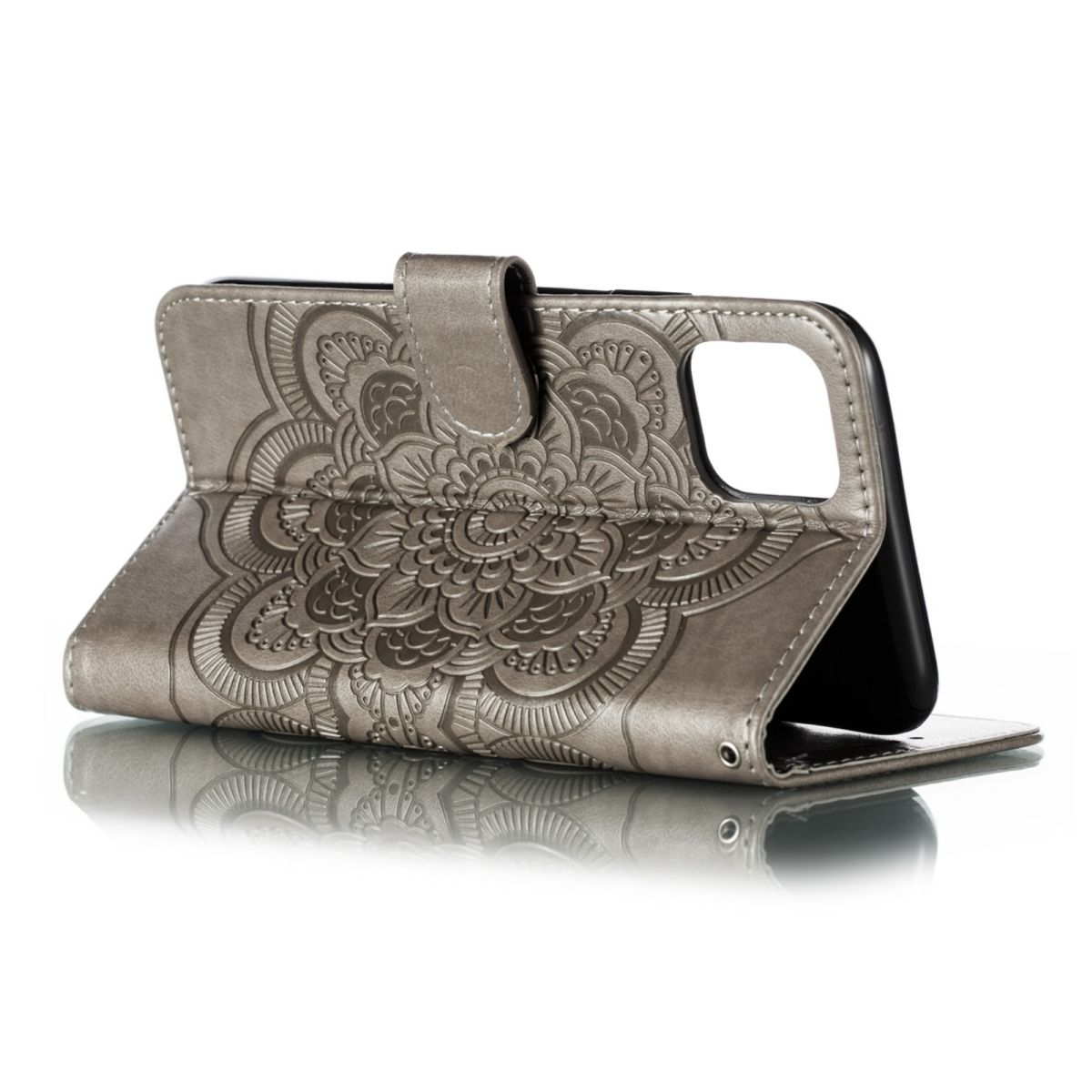 Graue Leder-Handyhülle mit floralem Design. Die Hülle ist geöffnet und zeigt ein Telefon im Inneren. Weißer Hintergrund.