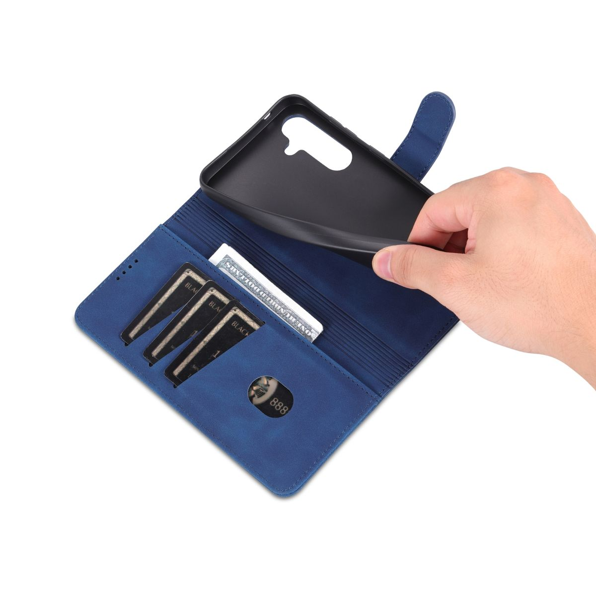 Eine blaue Brieftasche für das Telefon ist geöffnet und zeigt Karten und Geld. Eine Hand hält das Telefon.