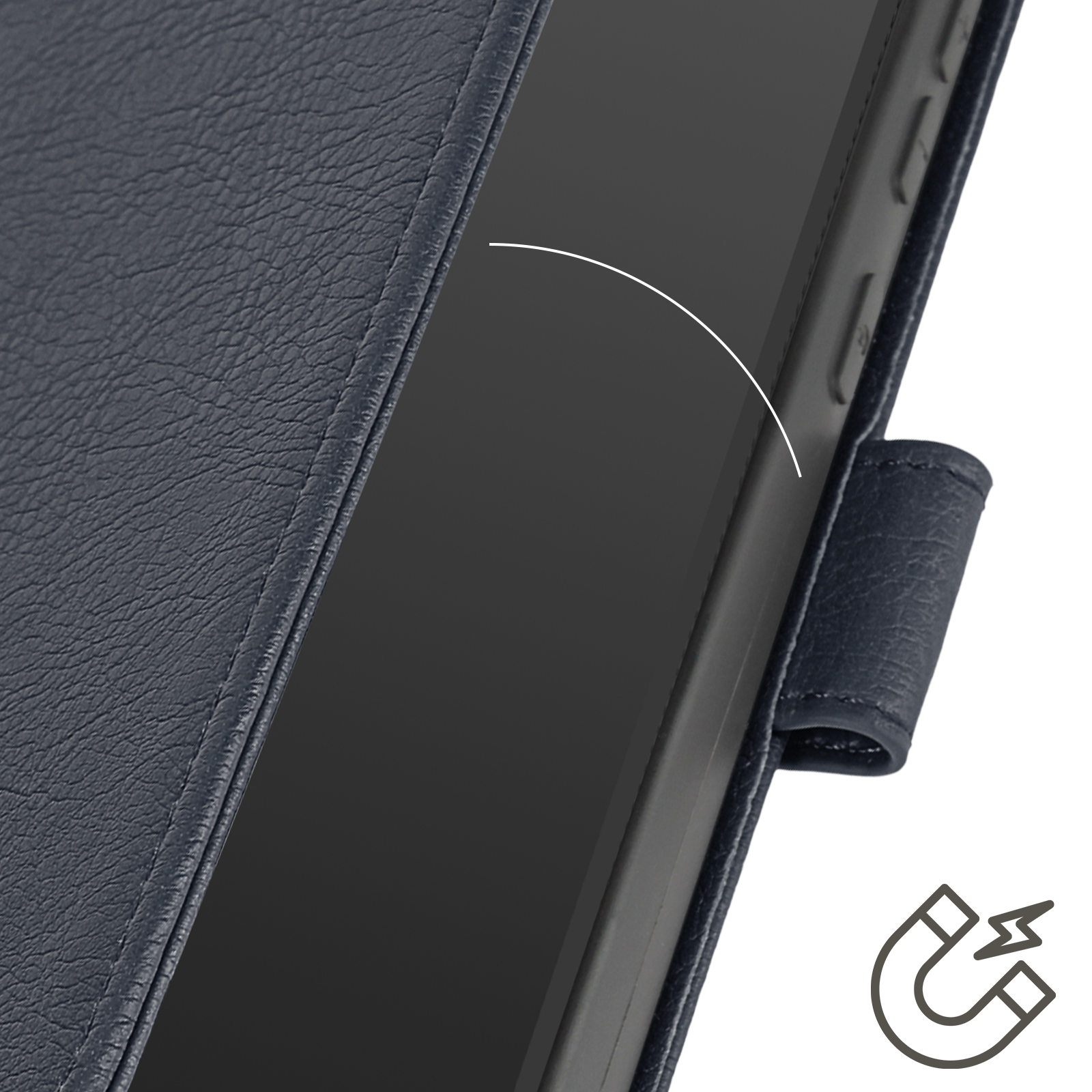 Primo piano di una custodia per telefono blu scuro con un'icona a magnete. Mostra il bordo del telefono.