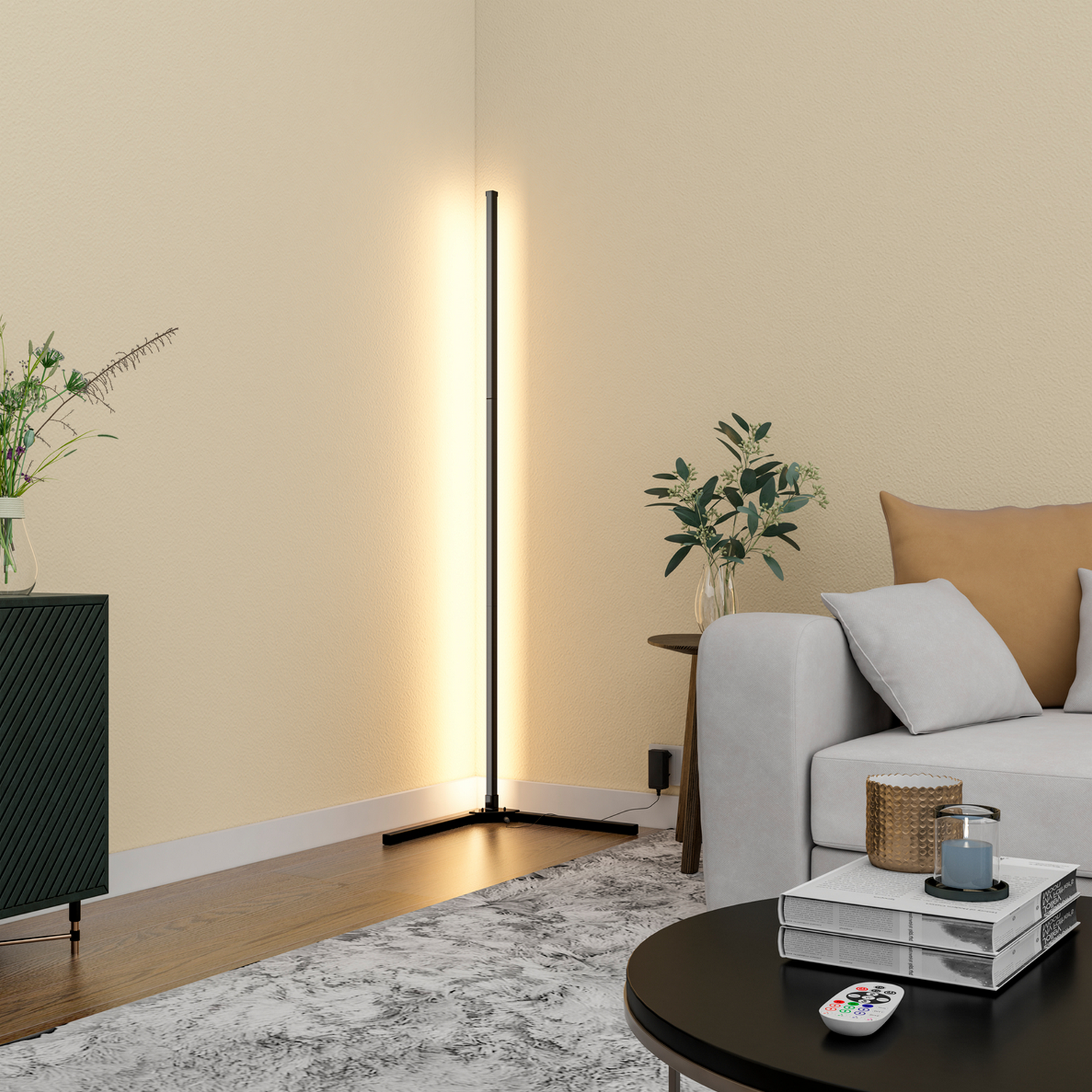 Nowoczesna czarna lampa podłogowa obok sofy.