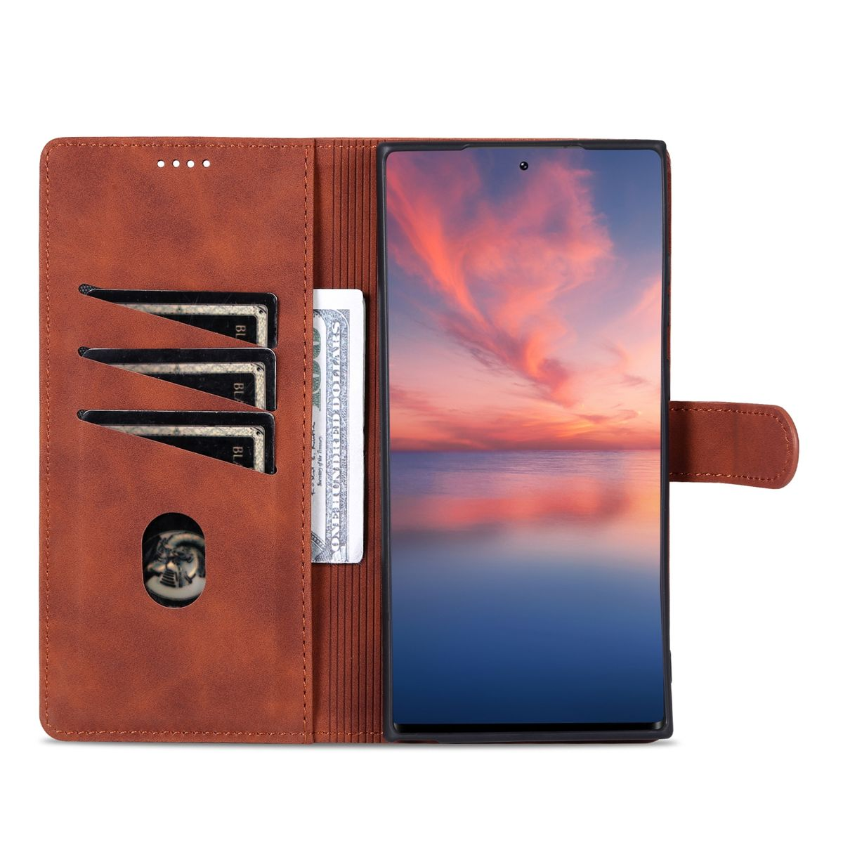 Braune Ledergeldbörse mit Smartphone, das eine Sonnenuntergangsansicht zeigt, und Kreditkarten.