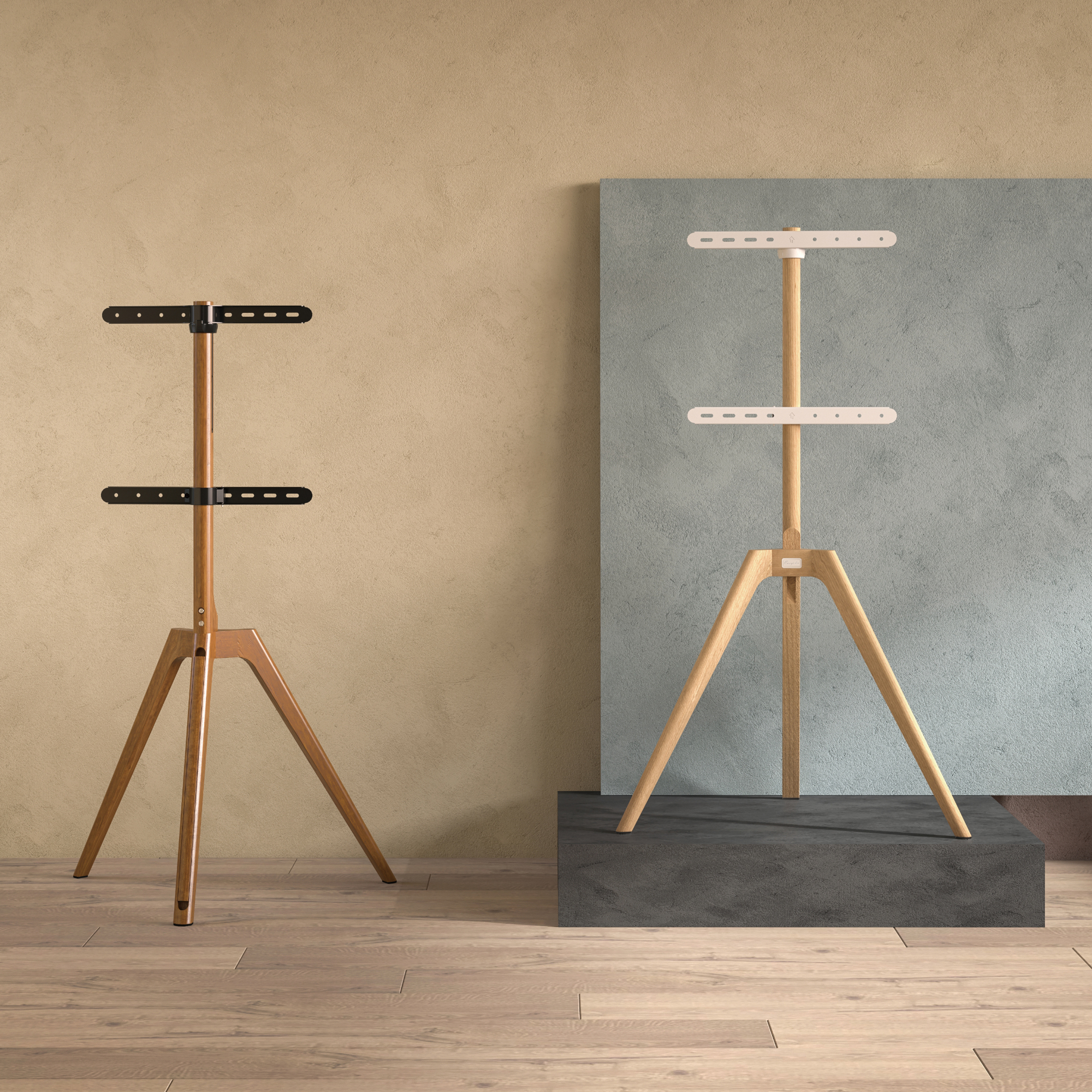 Zwei TV-Ständer aus Holz, einer mit TV-Halterung, der andere ohne. Beige- und Braunfarbschema.