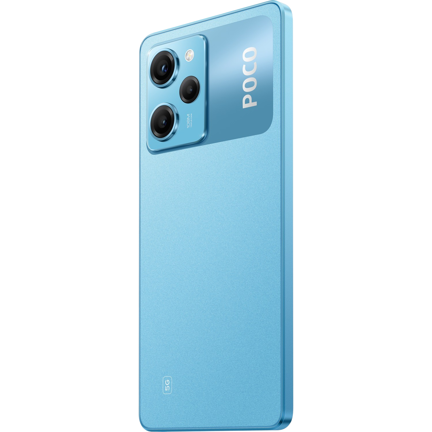 Ein hellblaues POCO-Telefon mit drei Kameras wird perspektivisch dargestellt. Der Hintergrund ist schwarz.