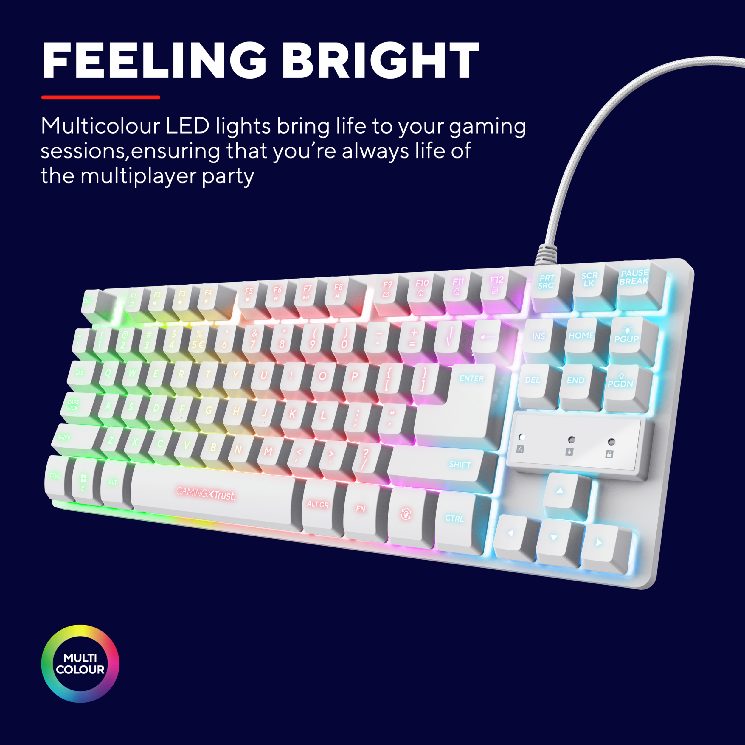 Eine weiße Gaming-Tastatur mit mehrfarbigen Lichtern auf blauem Hintergrund.