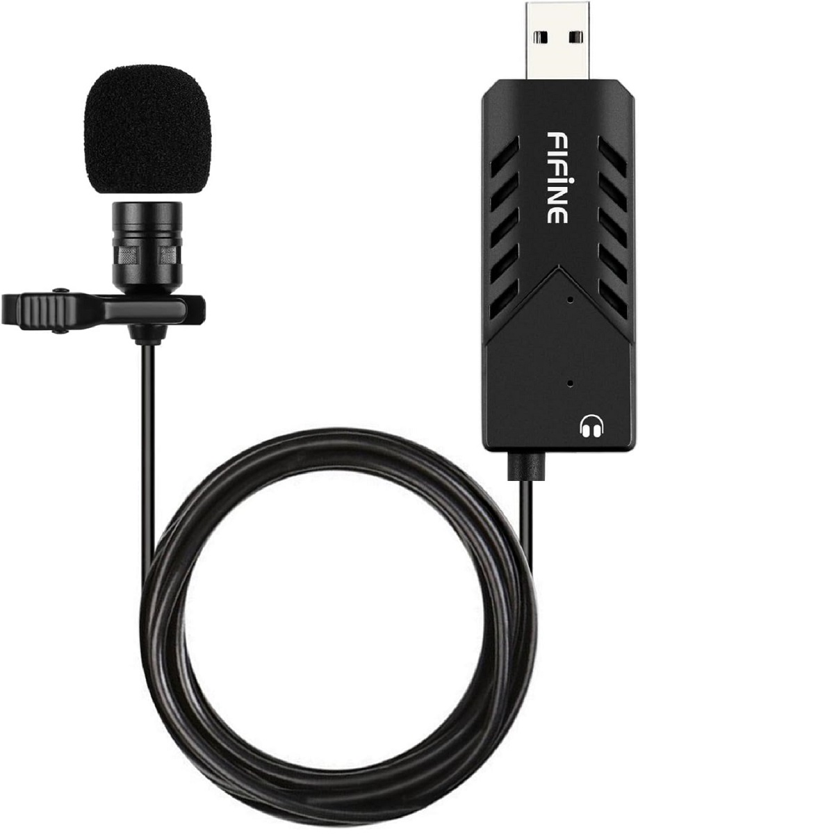 Ein schwarzes FIFINE-Mikrofon mit schwarzem Mikrofonclip und USB-Anschluss und -Kabel auf weißem Hintergrund.